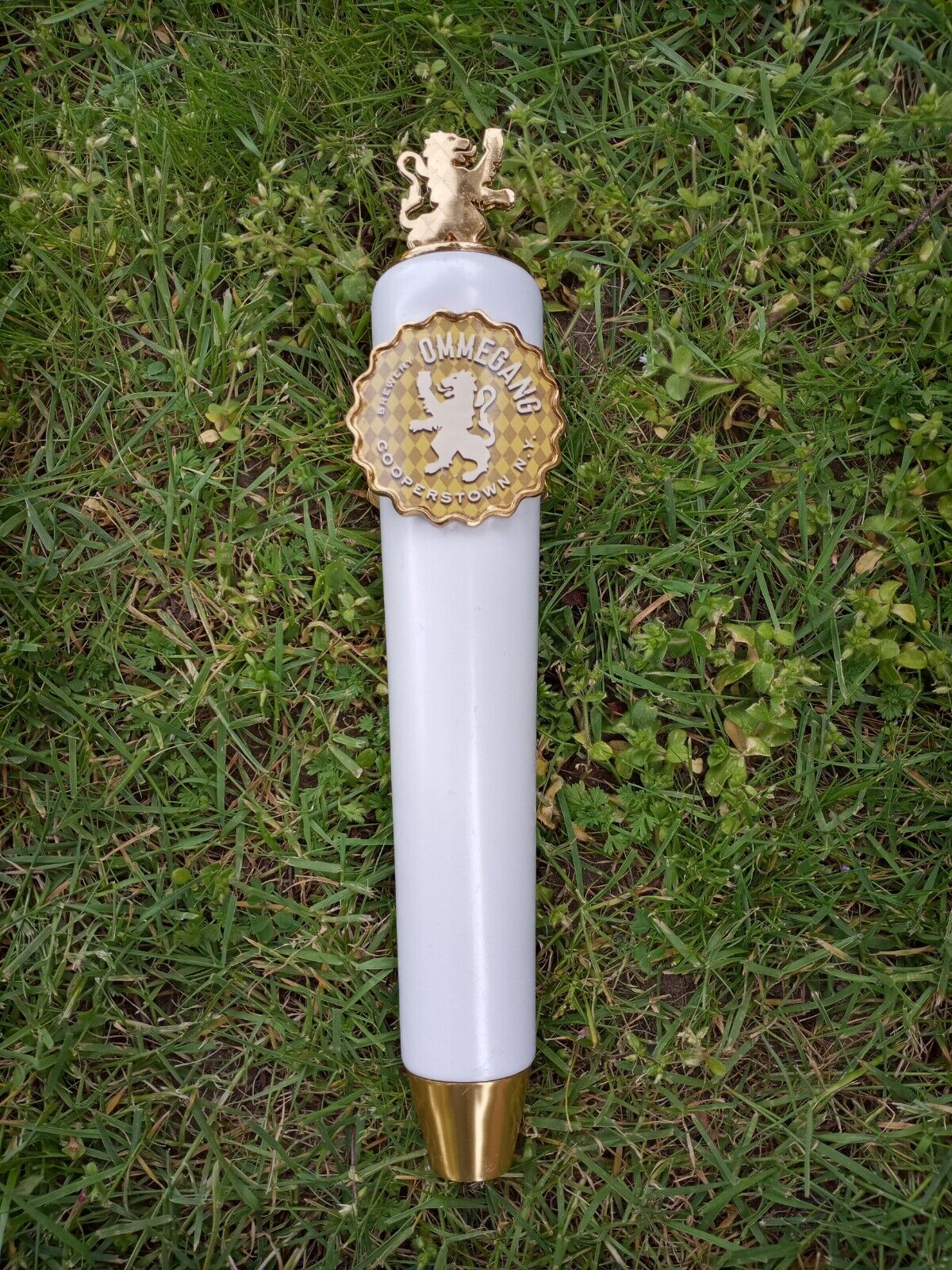 Ommegang Brewery Lion\'s Head  12\'\' Beer Tap Handle Pull - White and Gold - Used