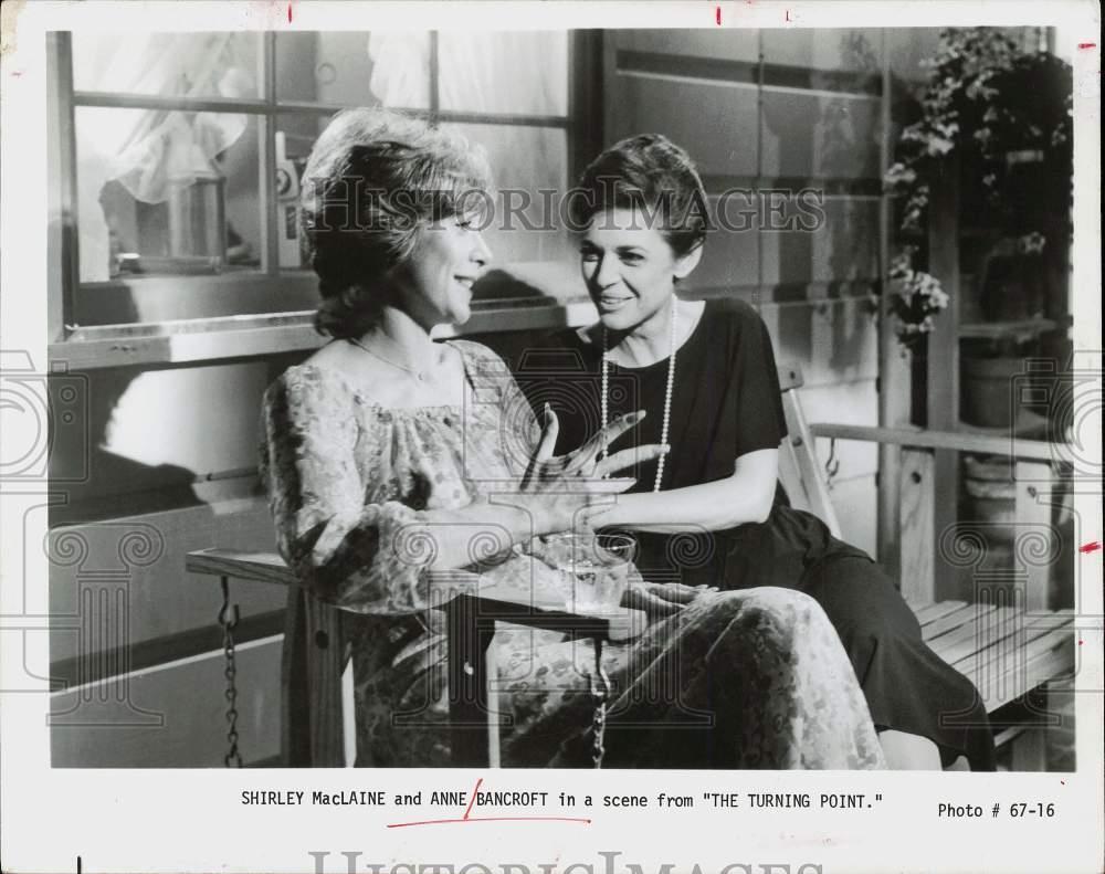 1977 Press Photo Shirley MacLaine and Anne Bancroft star in \