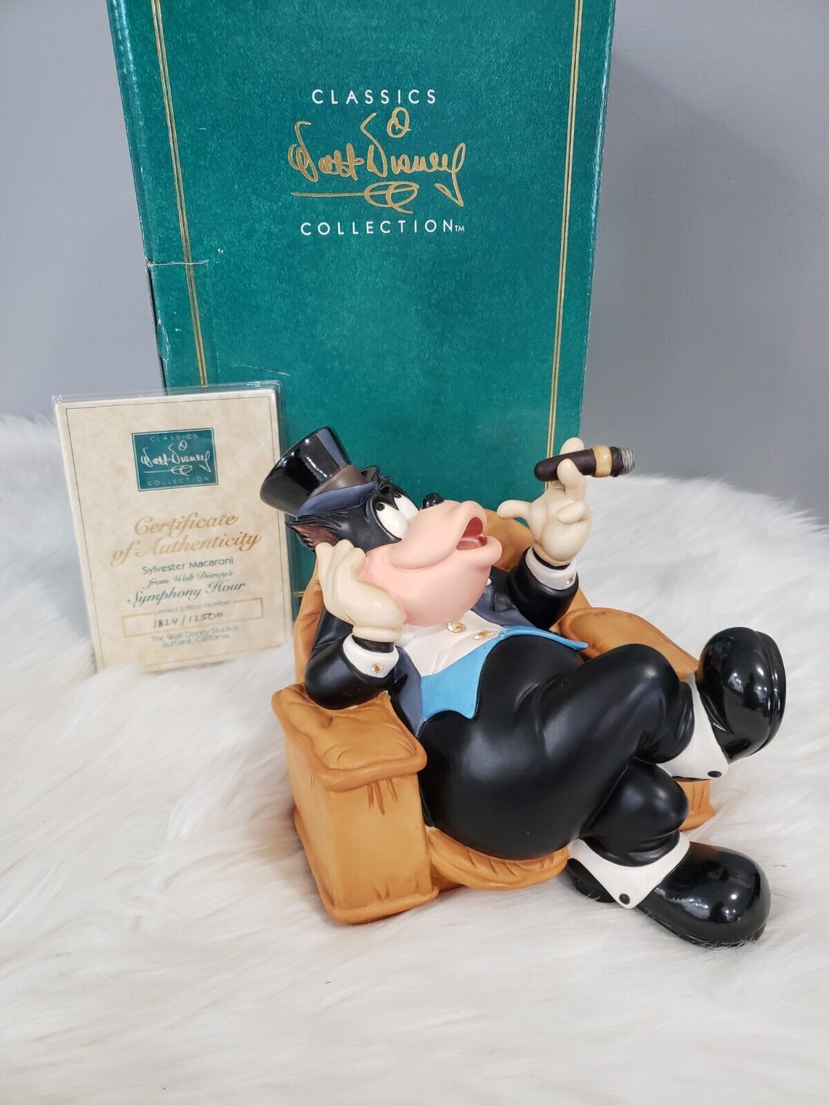 Retired WDCC Disney Limited Edition Symphony Hour Sylvester Macaroni box and coa