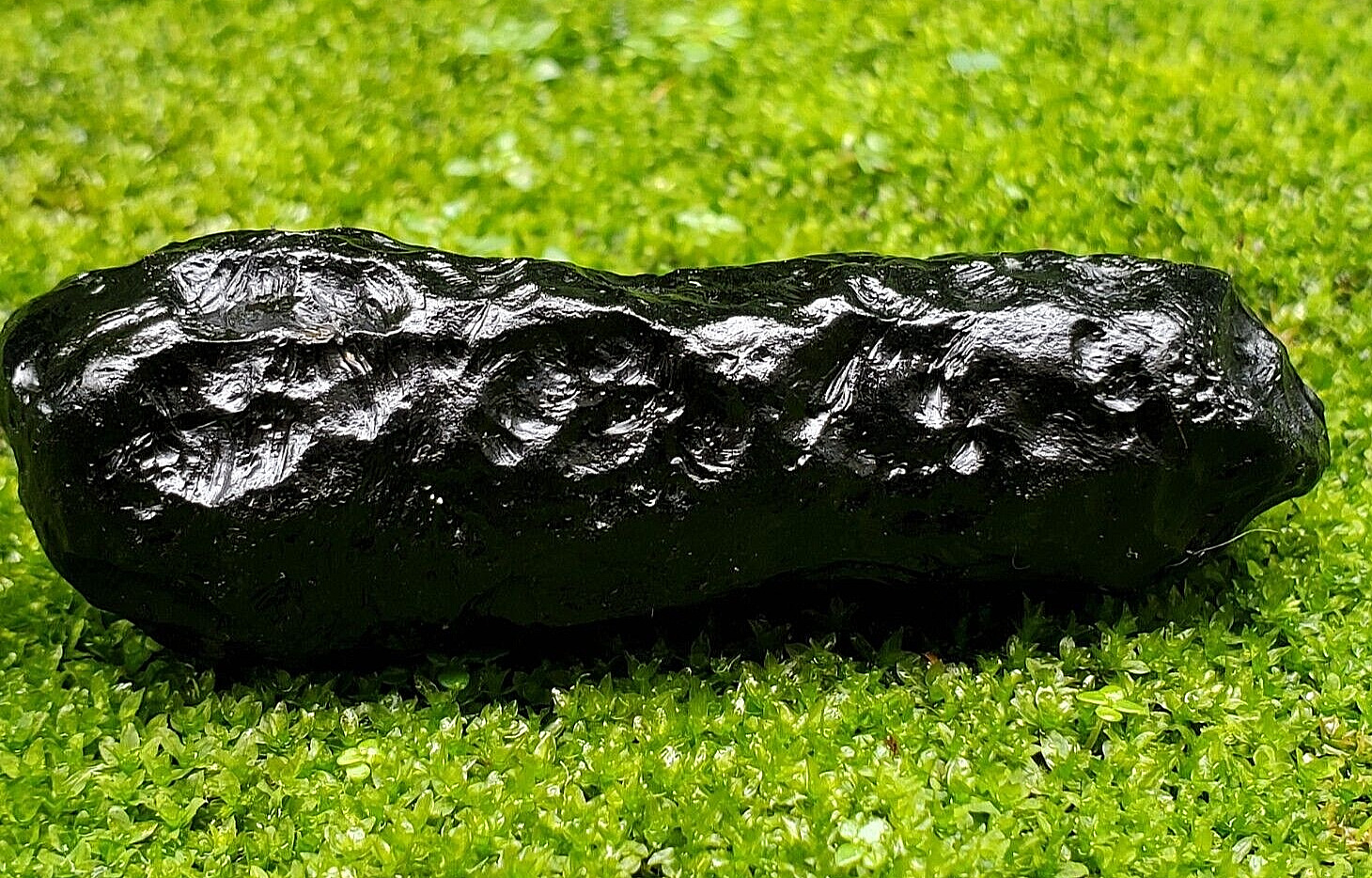 24 Gr  Indonesia Natural Tektite Meteorite 100 % Meteor Black