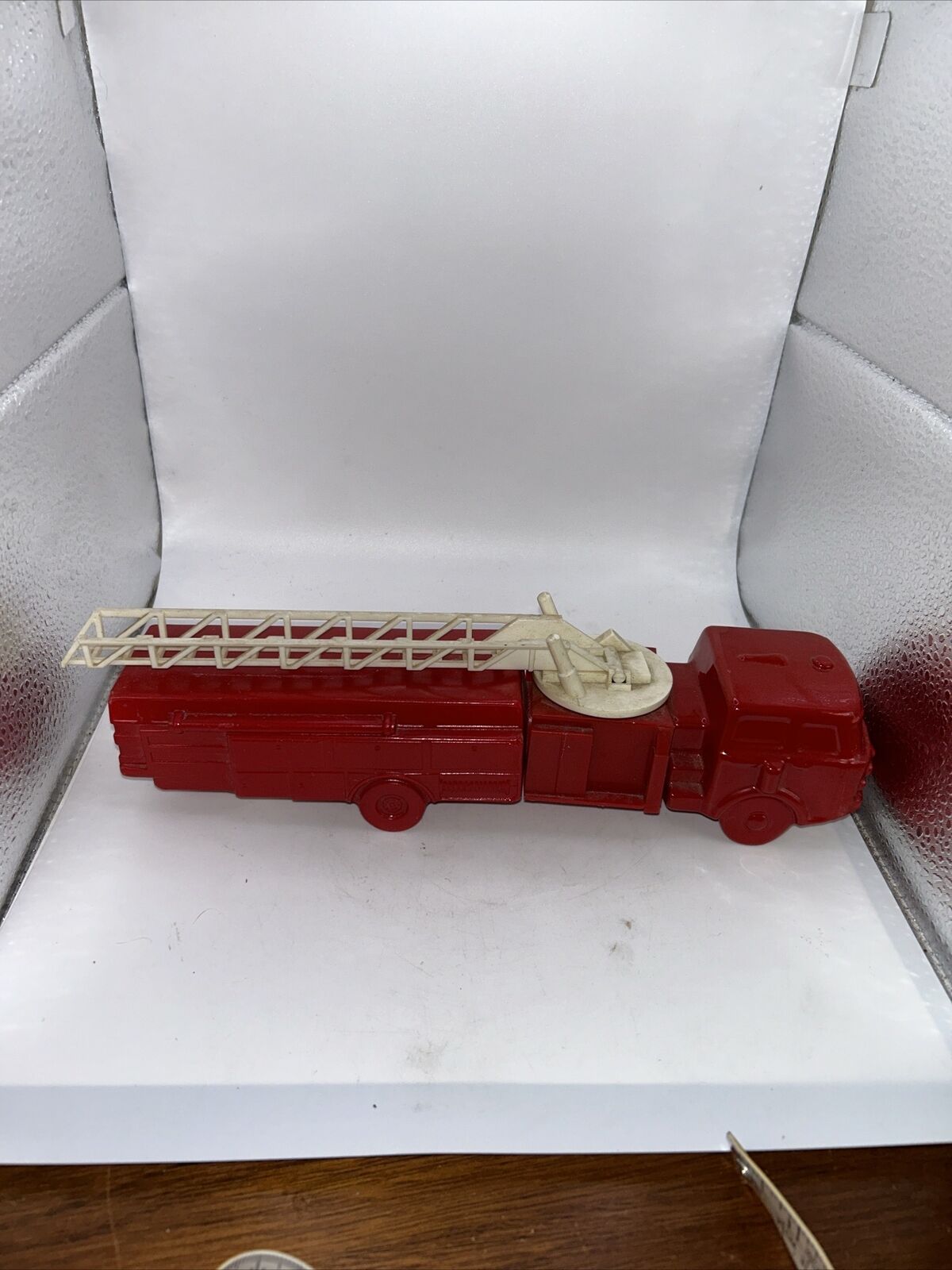 Vtg 1978 AVON The RED SENTINEL, WILD COUNTRY Talc Fire Truck
