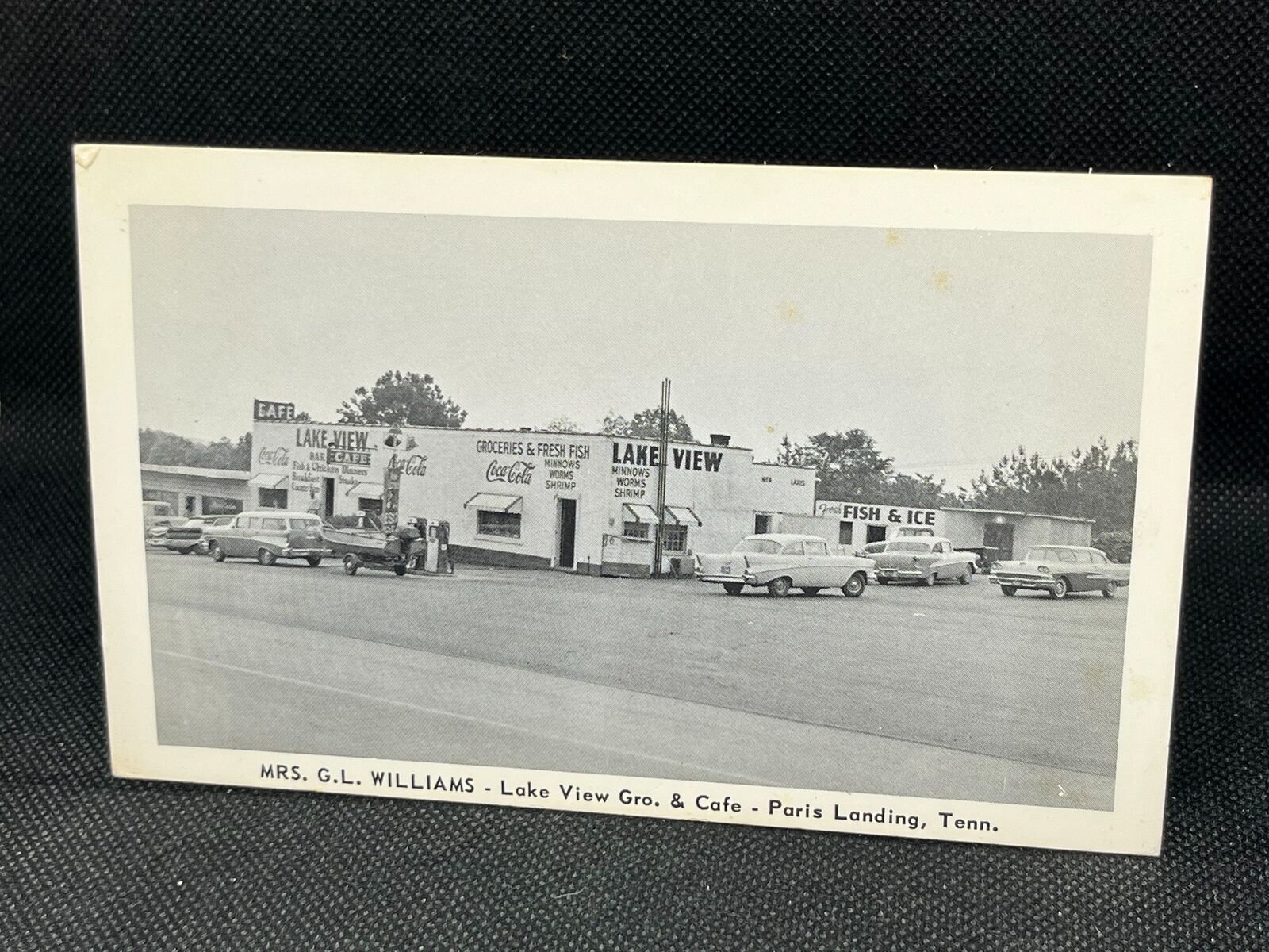 LAKE VIEW GROC. & CAFE - PARIS LANDING, TN 1950'S AUTOS, BOAT,  COCA-COLA SIGN