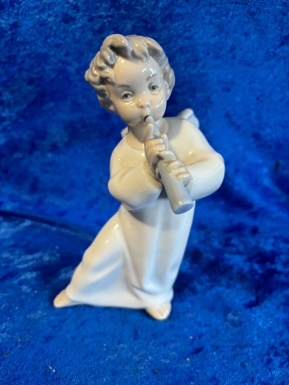 Lladro Angel Playing Flute Porcelain Figurine #4154 6.25\