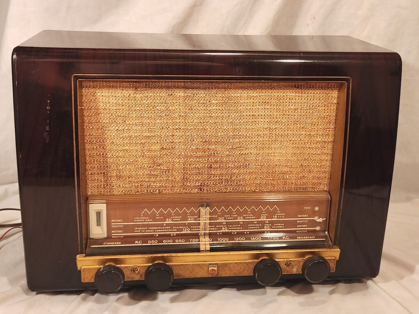 Philips Type P145 Rare Bakelite Case Tube Standard Radio