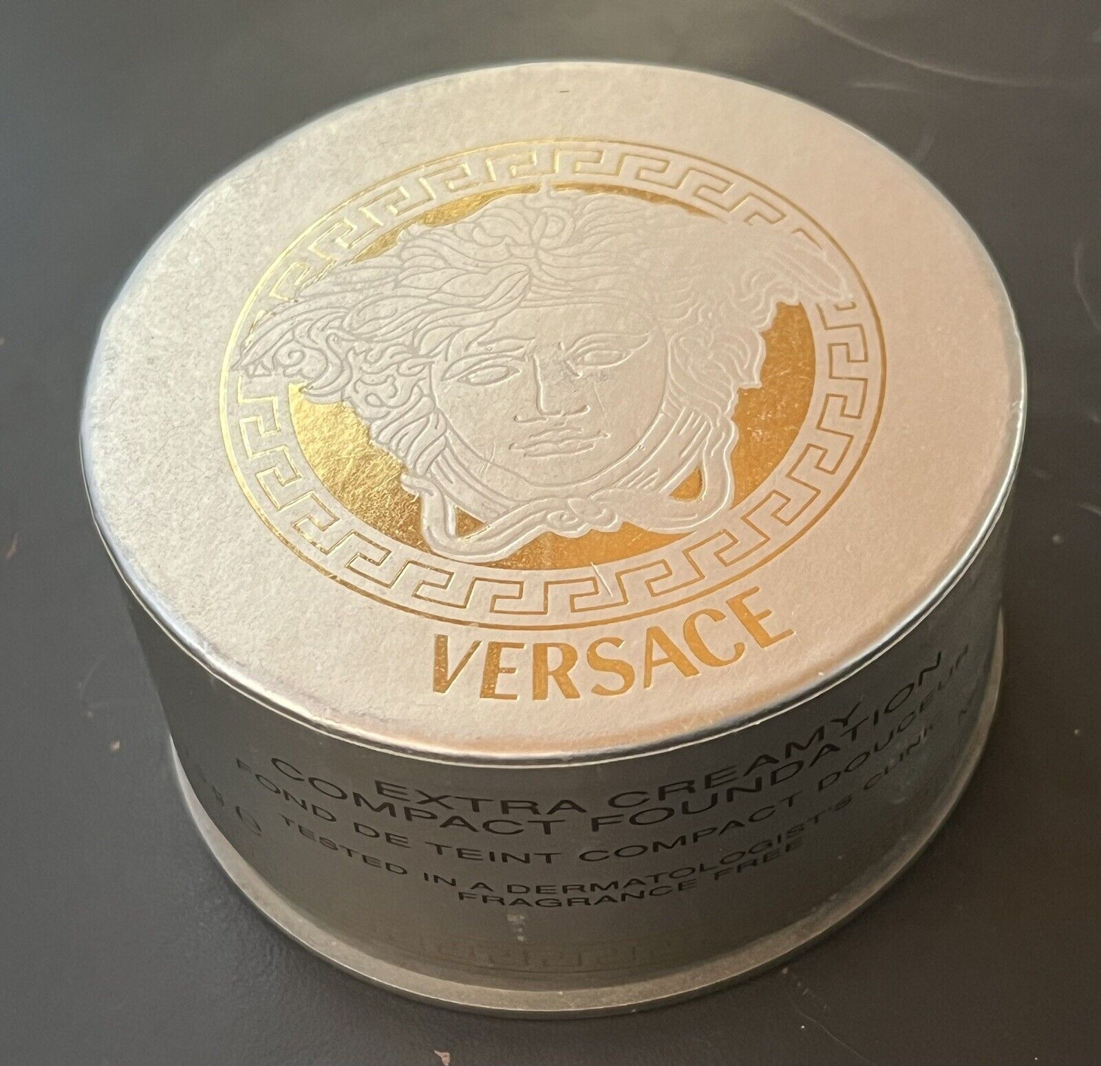 VTG. 2004 Versace Medusa  EXTRA CREAMY COMPACT FOUNDATION POWDER~Italy~ W/ Box