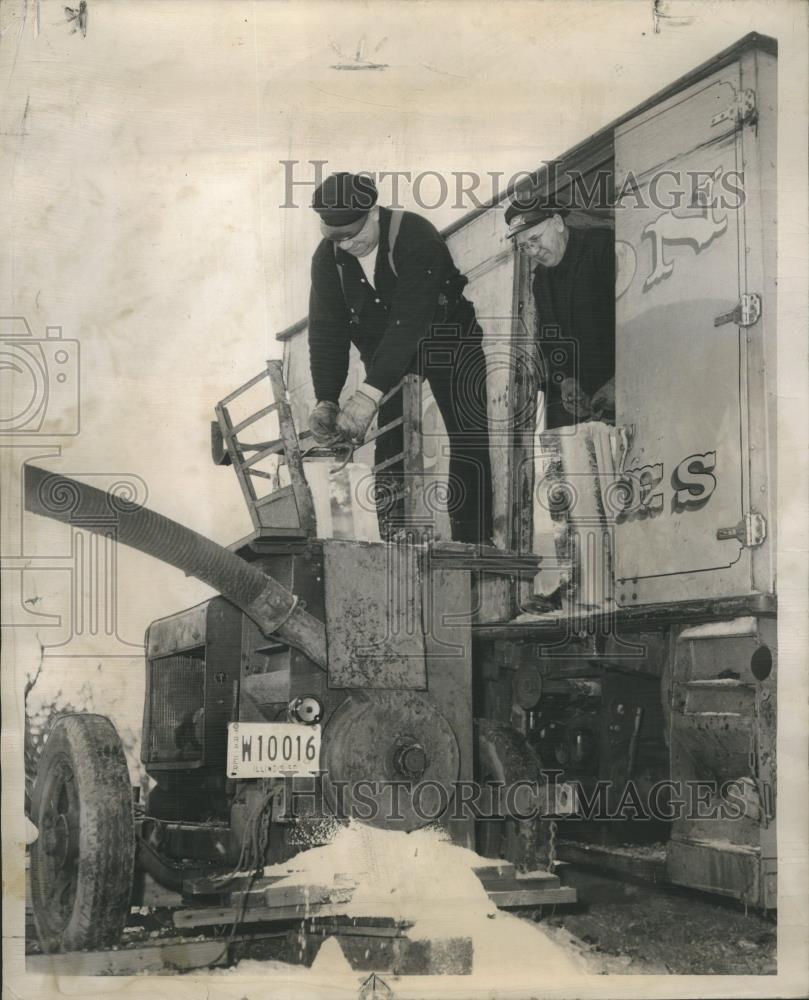 1950 Press Photo Crunch