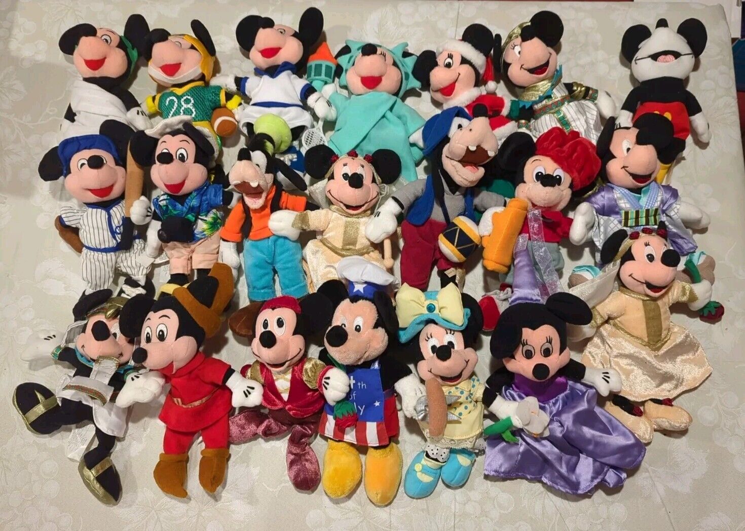 Lot of 21 Disney Store Stuffed Toy Plush Mini Bean Bag Mickey, Minnie, Pluto Etc