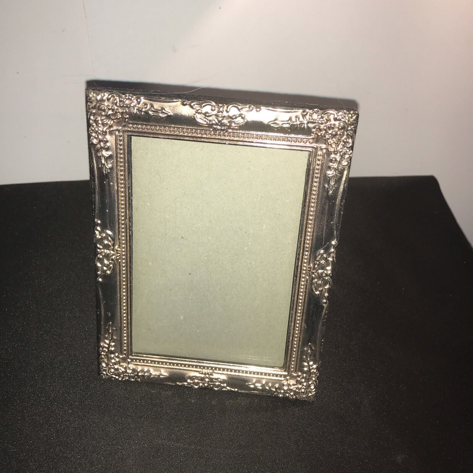 vintage metal small picture frames 3 1/2 X 5”