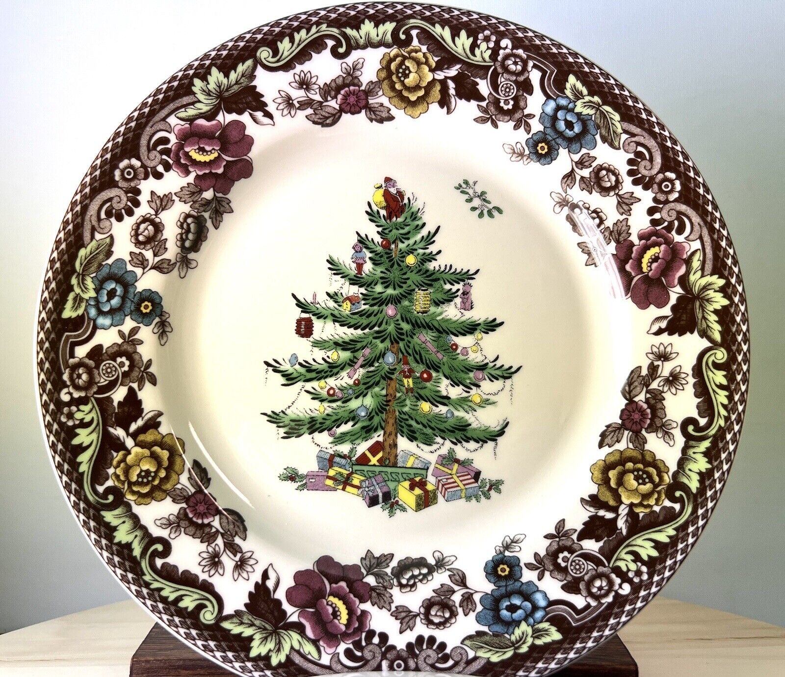 2 Spode Christmas Tree Grove Bread/Dessert Plates Brown/Multicolor &Tree No Bowl