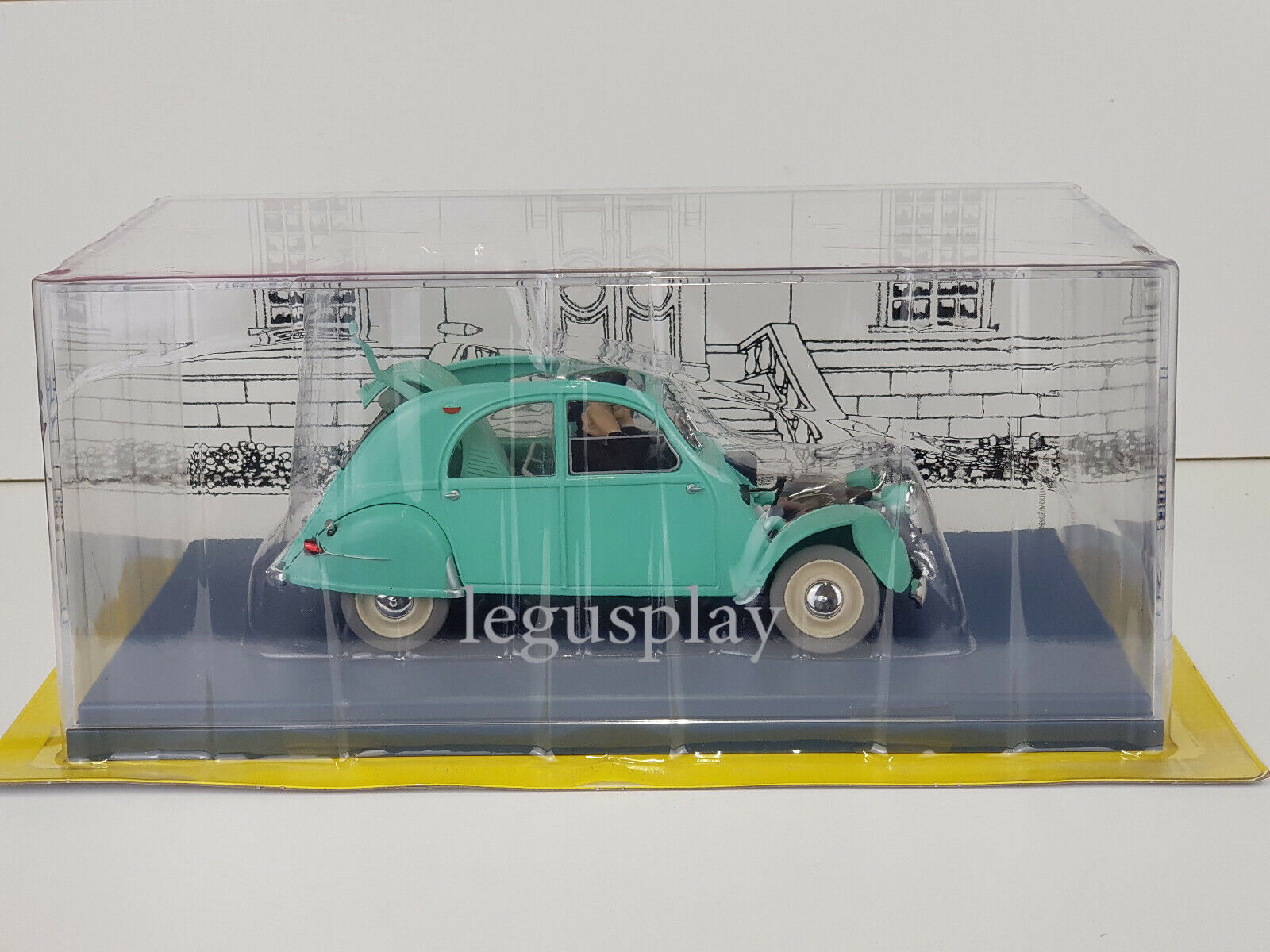 Cars Of Collection Tintin - Scale 1/24 - Citroën 2CV Tank - Moulinsart