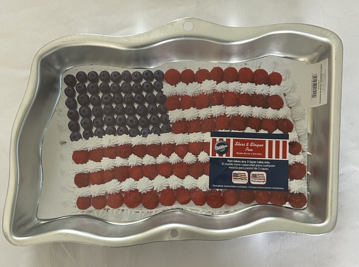 NEW Wilton American Flag Stars & Stripes Cake PAN Patriotic 4th of July USA Mold