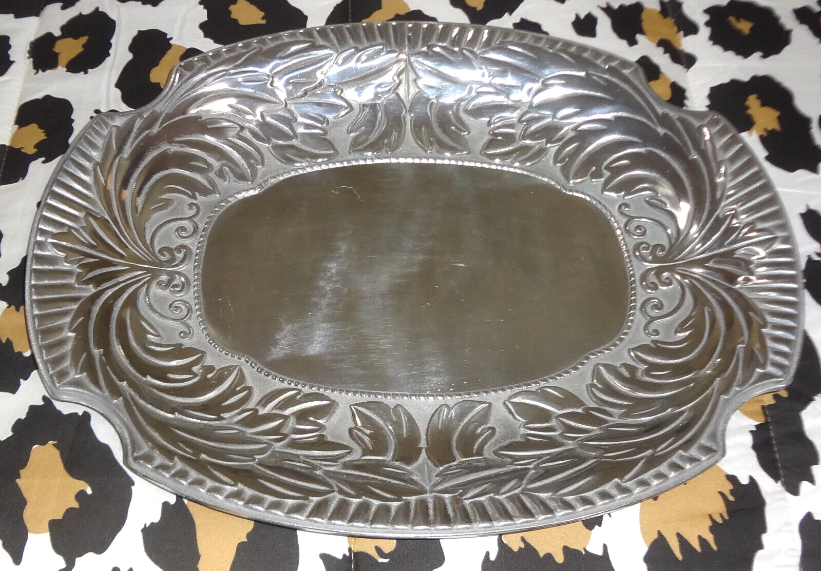 WILTON ARMETALE ACANTHUS #373554 LARGE OVAL TRAY 19 x 15 PEWTER SERVING PLATTER