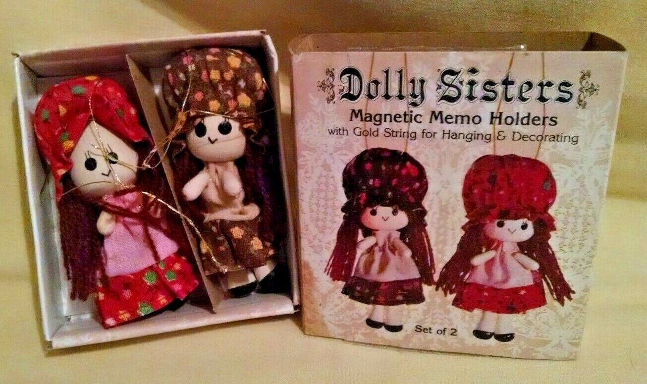 DOLLY SISTERS SET 2 MAGNETIC MEMO HOLDERS 1982 VINTAGE TAIWAN WOODEN DOLLS WA.