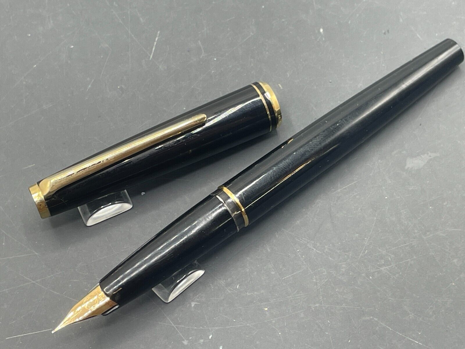 Montblanc Vintage No. 320 Fountain Pen Black Resin Gold Trim Extra Fine 14k