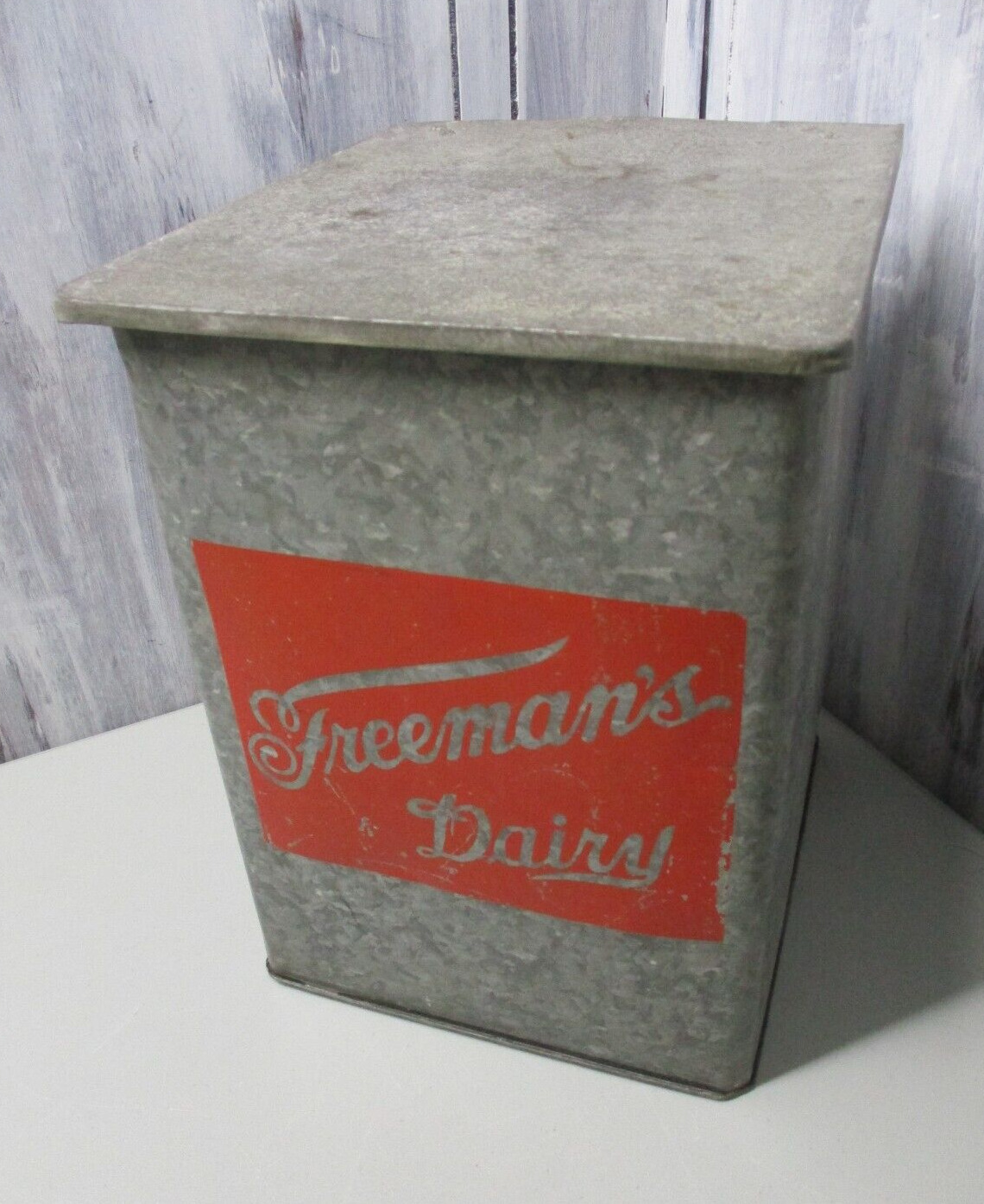 Freeman\'s Dairy Allentown PA Galvanized Embossed Milk Box/Cooler/Bottle/Milkman