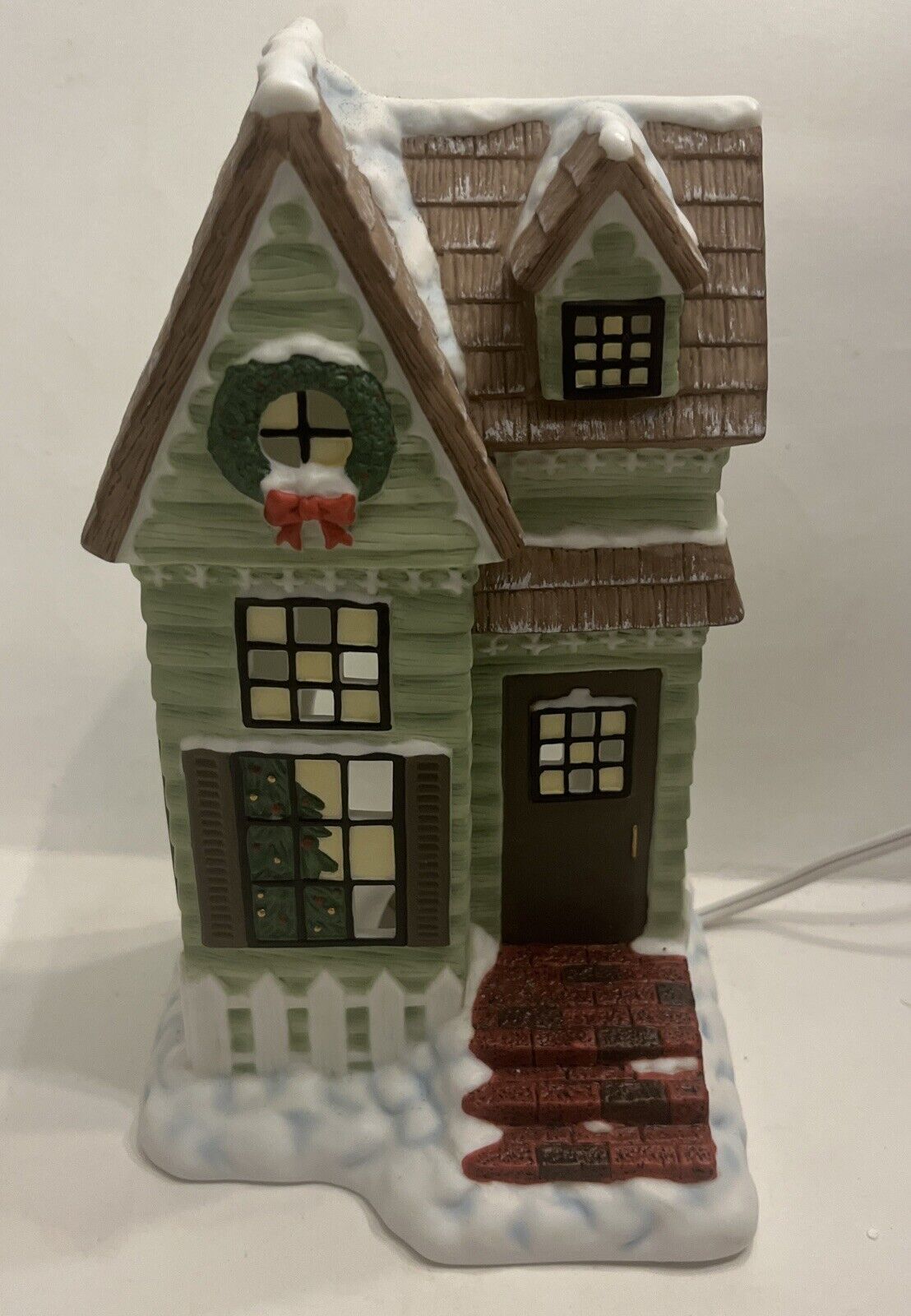 Pipka’s Miniature Collection 13767 Christmas Cottage 2002 VINTAGE