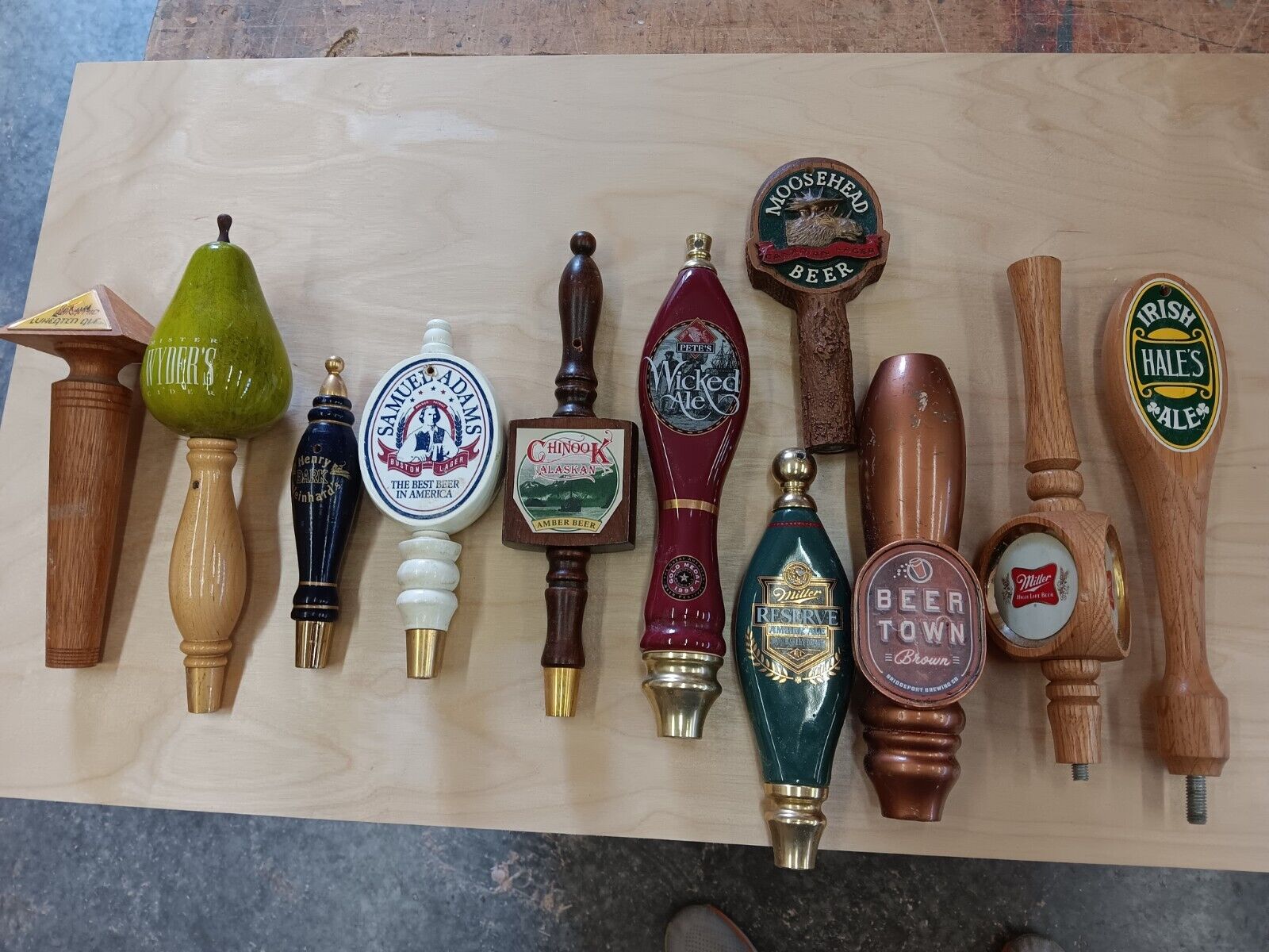 Vintage Lot Beer Taps Miller Moosehead Weinhards Samuel Adams Bridgeport READ