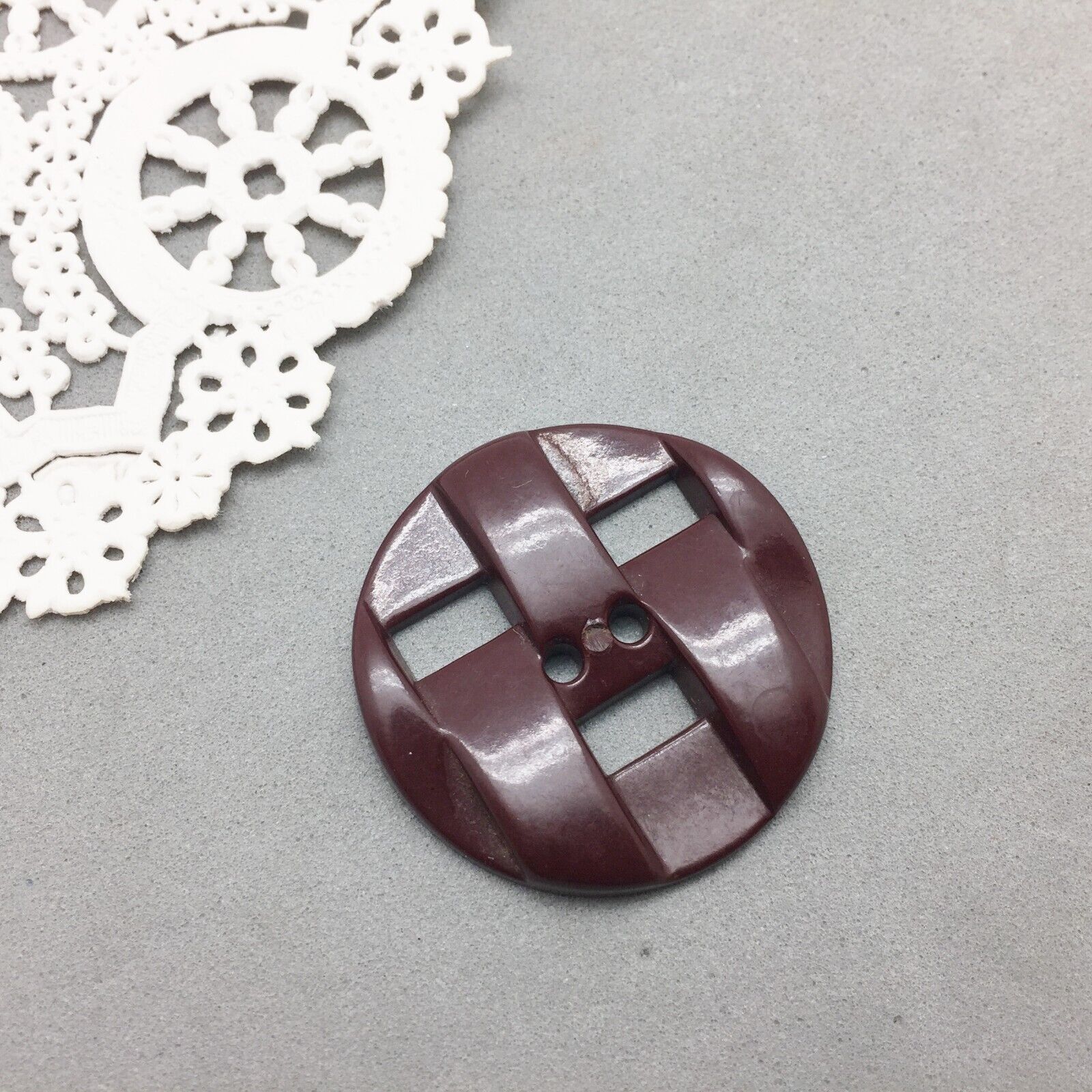 Bakelite Button Vintage Sewing Clothes Maroon Red Woven 1 3/8\