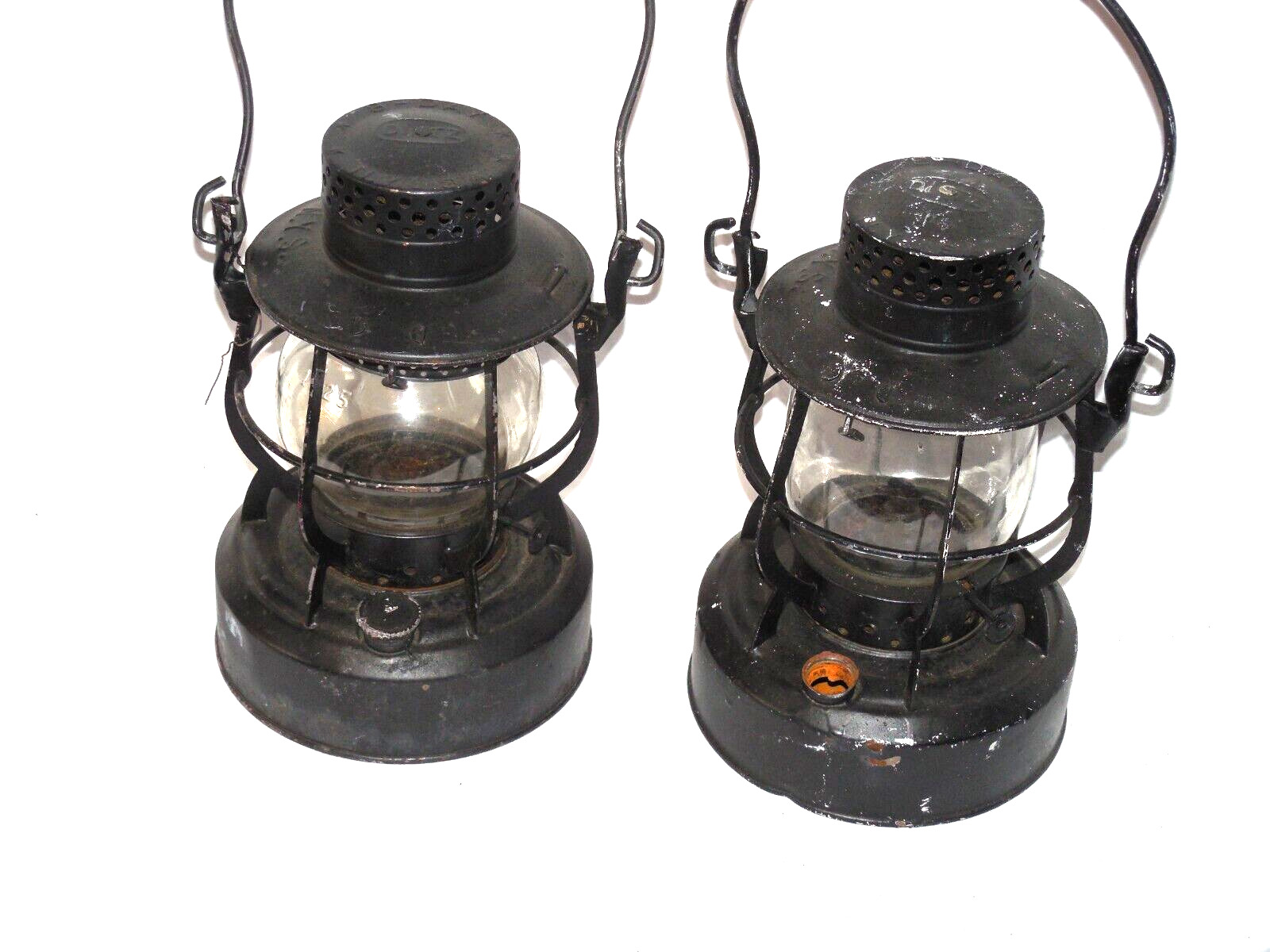SET OF 2 VINTAGE DIETZ 8 DAYS N.Y USA ROADWAY OIL LAMP LANTERNS CLEAR GLOBS
