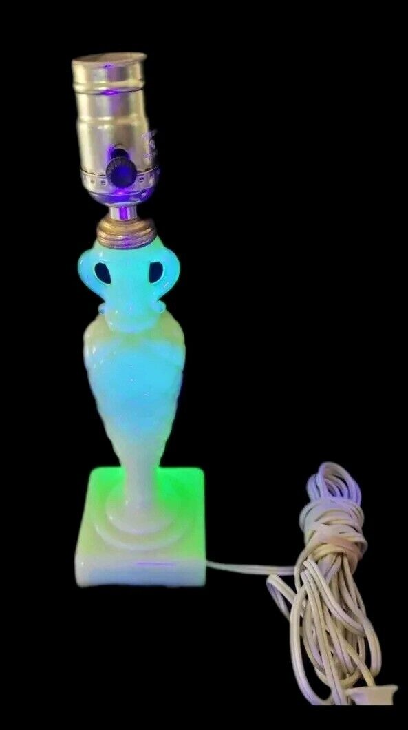 Vintage Aladdin Alacite Glass Lamp Art Deco Small Boudoir Uranium 