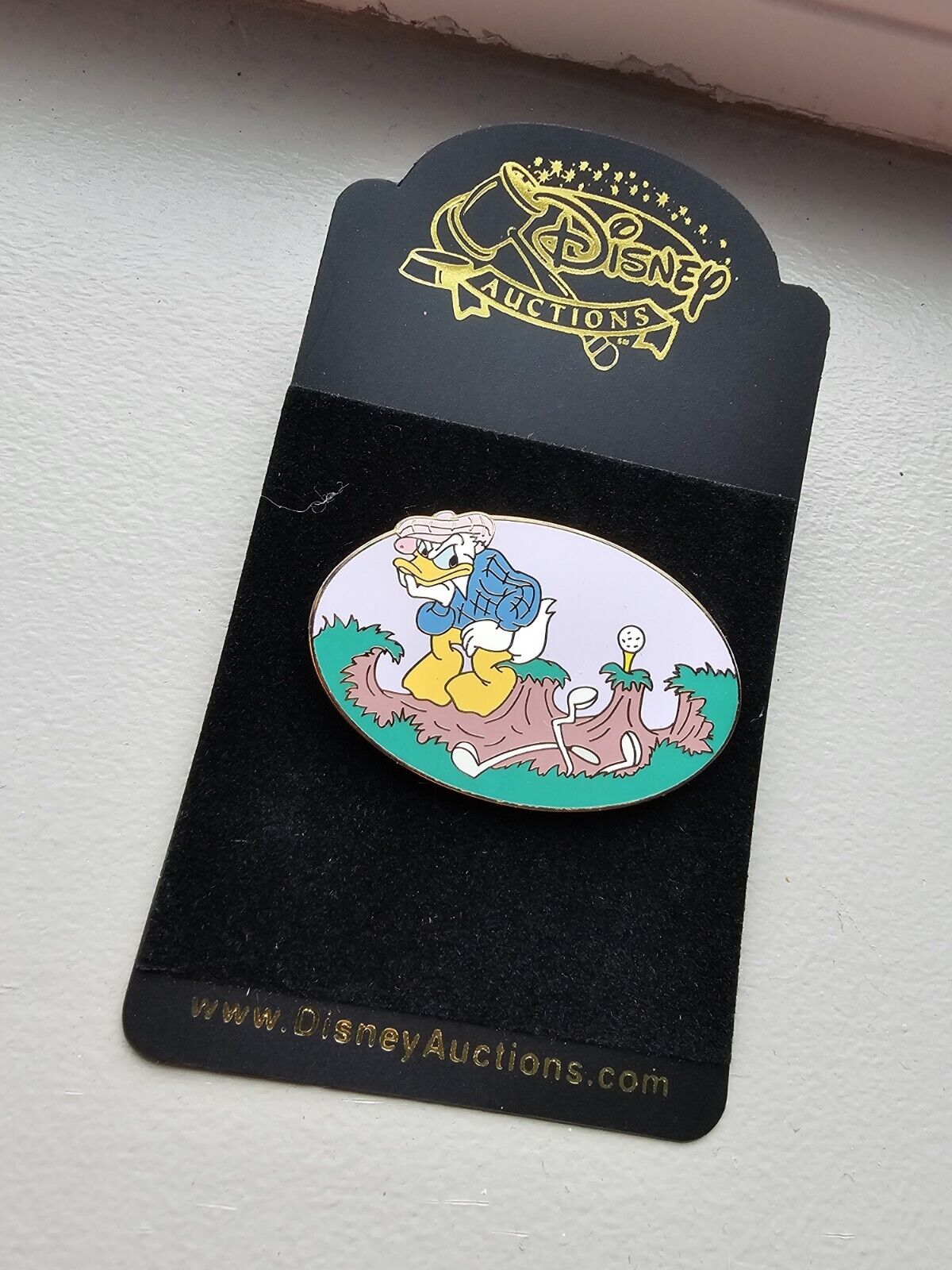 DISNEY AUCTIONS PIN DONALD DUCK PLAYING GOLF LE 250