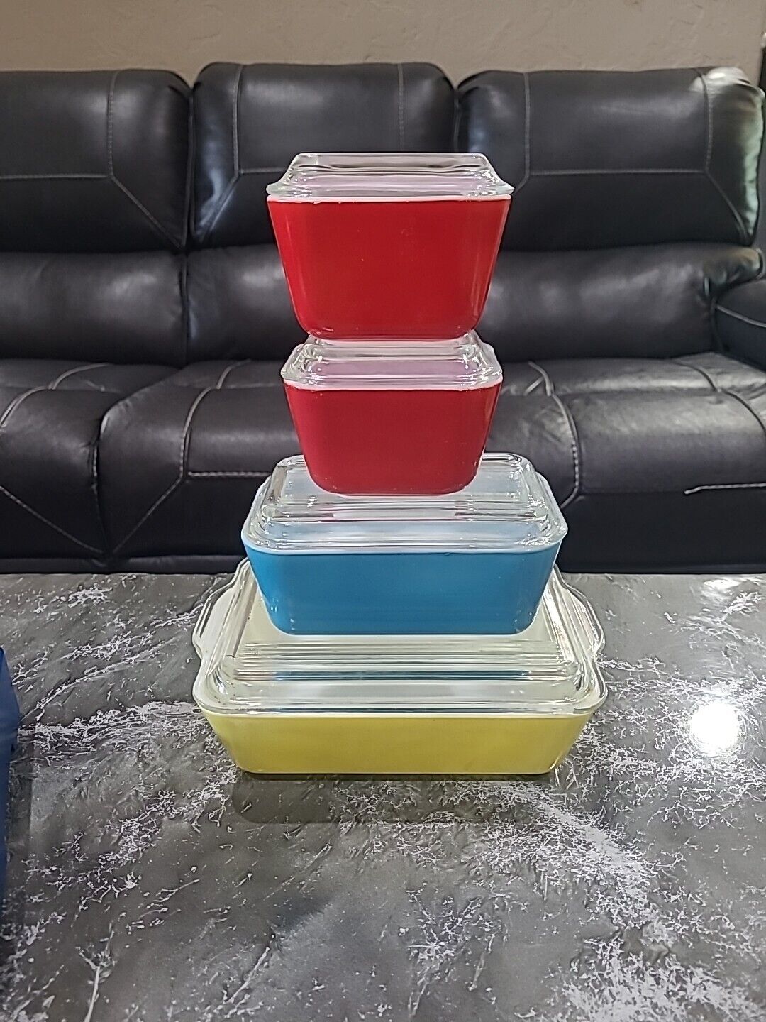 VINTAGE SET OF 4 PYREX REFRIGERATOR DISHES WITH LIDS PRIMARY COLORS