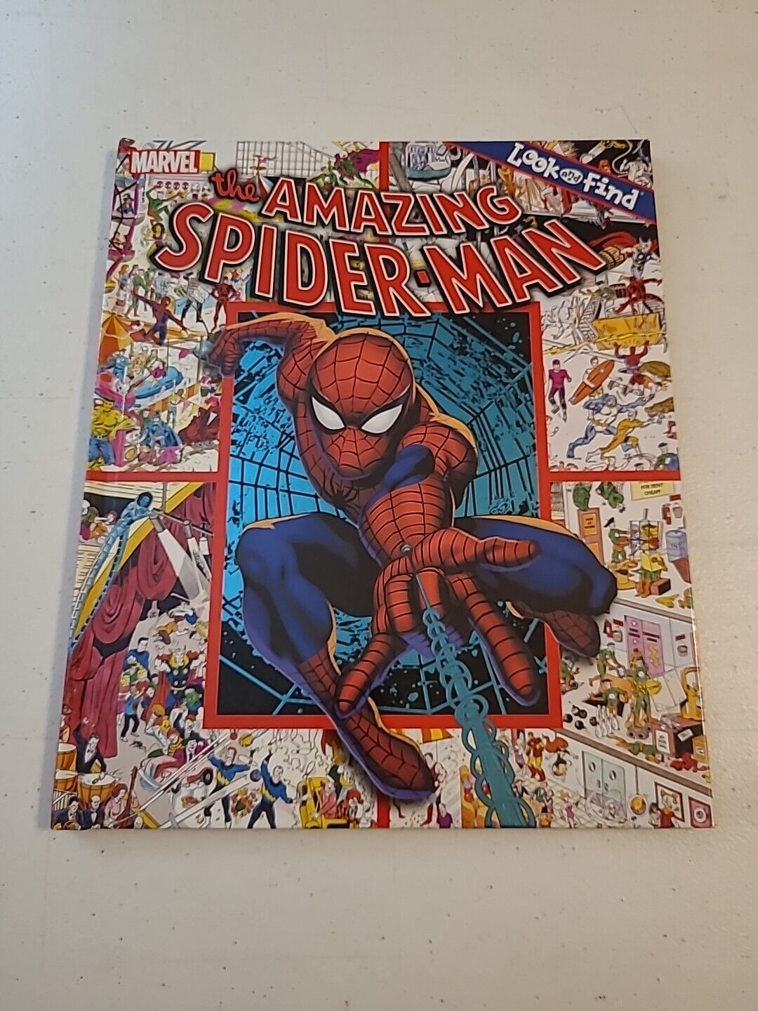 2012 Marvel Spiderman Children\'s Book Look And Find