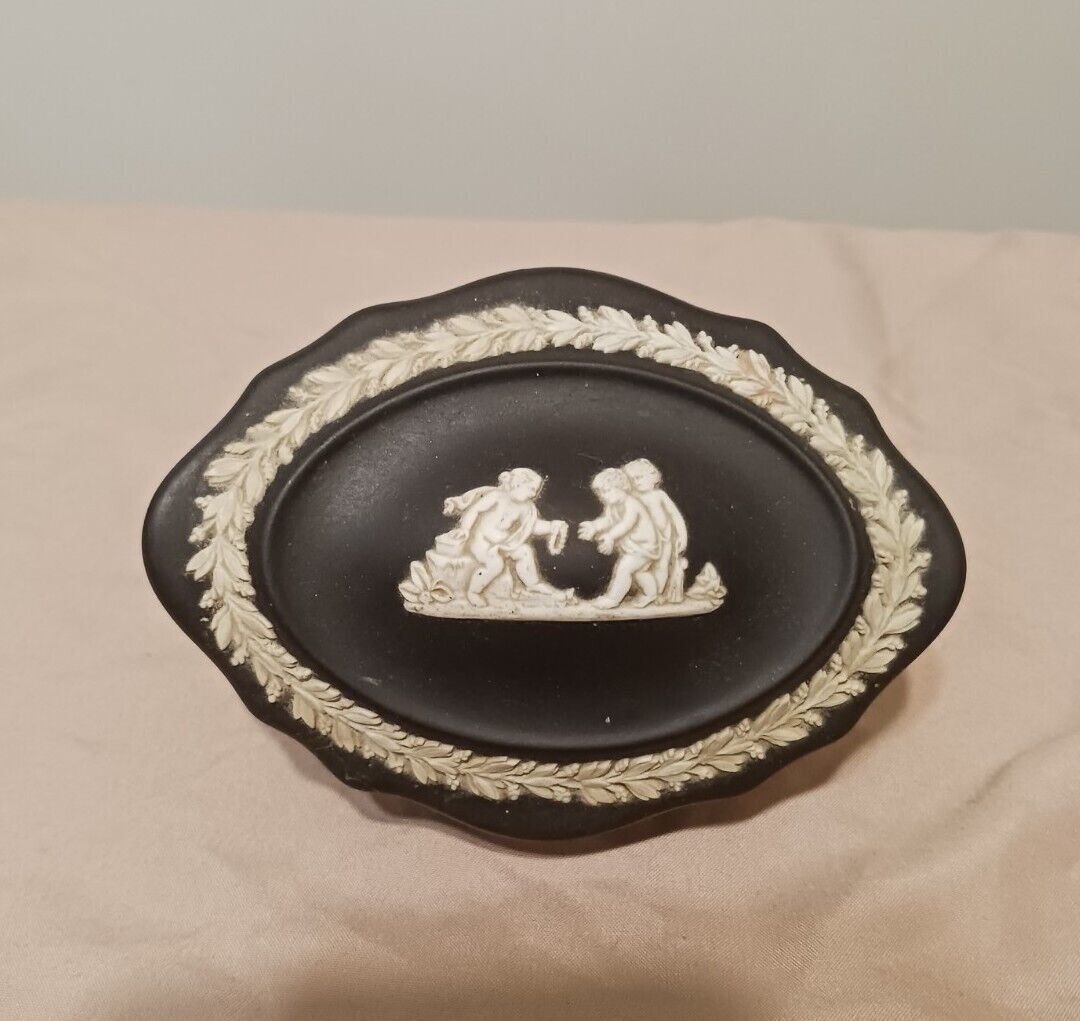Vtg Wedgwood England Jasperware Oval Black Trinket Box Victorian Neoclassical