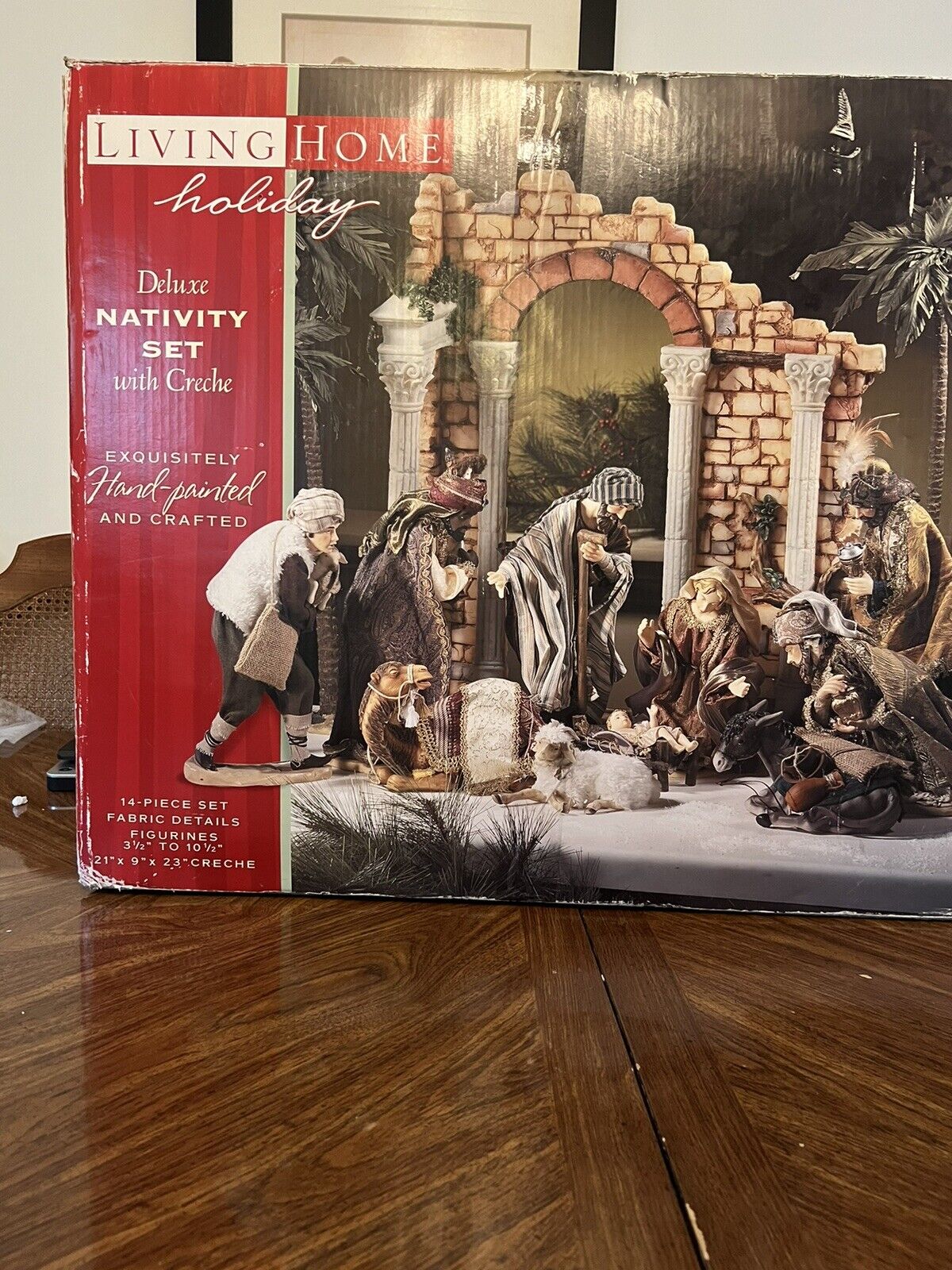 LIVING HOME HOLIDAY DELUXE NATIVITY SET WITH CRECHE READ DESCRIPTION 
