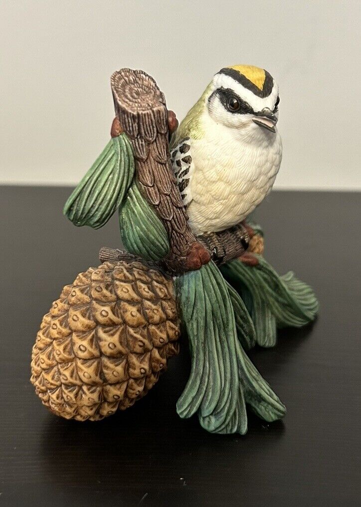 Lenox Fine Porcelain Garden Birds - FEMALE KINGLET - Figurine 1995 Retired