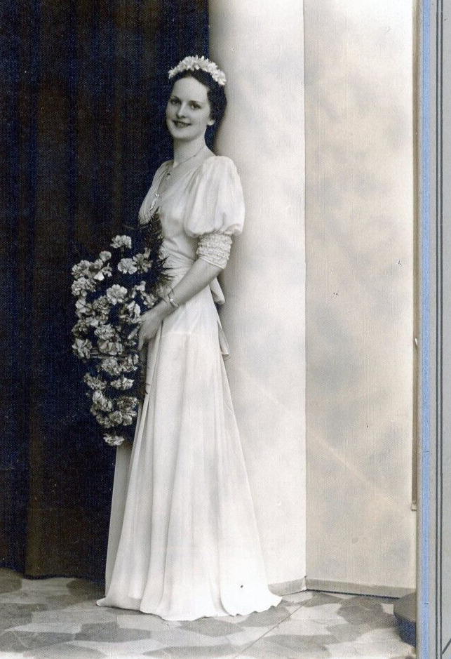 Vintage Bride 1930\'s Art Deco Studio Portrait Washington Studio Chicago, Il