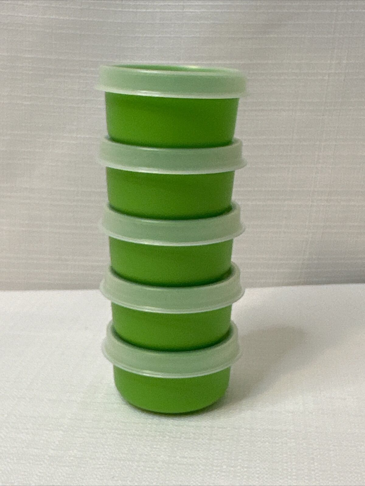 Tupperware Smidgets 1 oz Container Liquid Tight Pills Vitamins Set of 5 Green