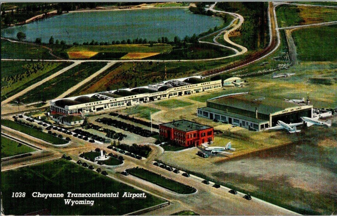 1940\'S. CHEYENNE TRANSCONTINENTAL AIRPORT. WYOMING. POSTCARD V17