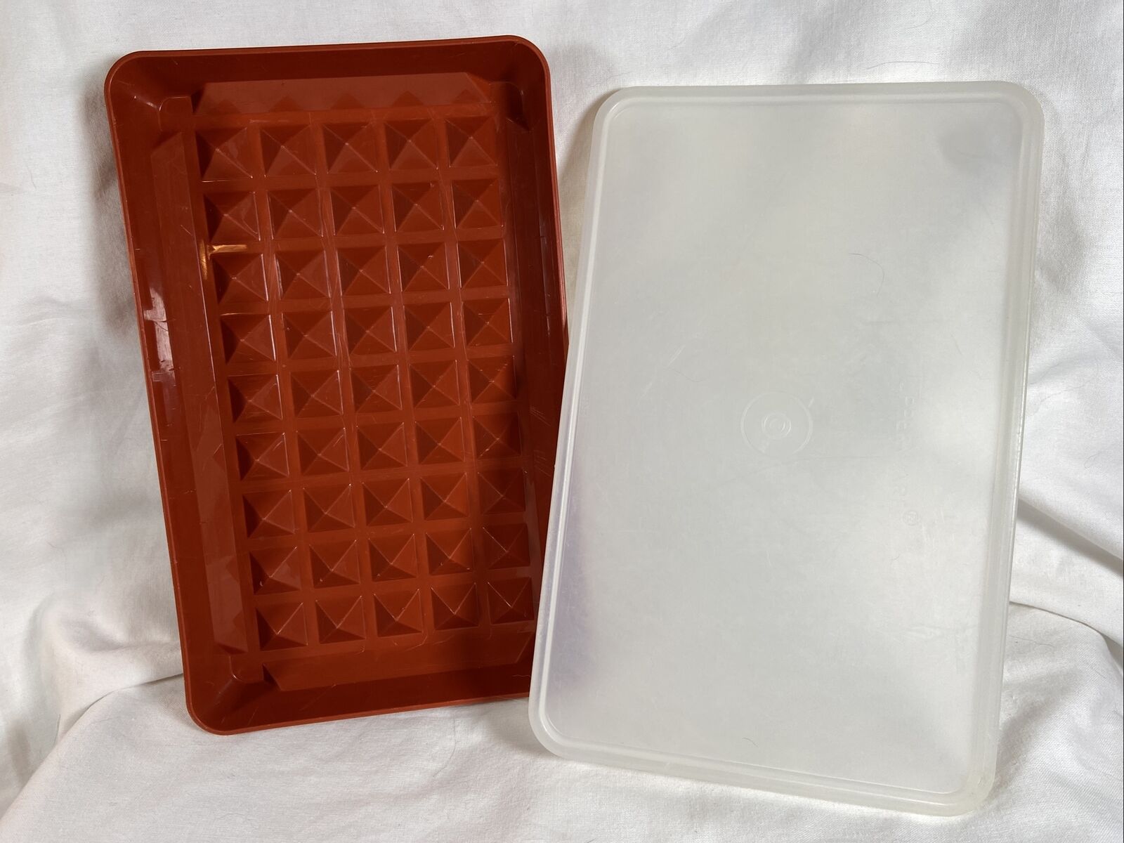 Tupperware Bacon Cold Cut Hot Dog Lunch Meat Keeper Food Storage 1292-4