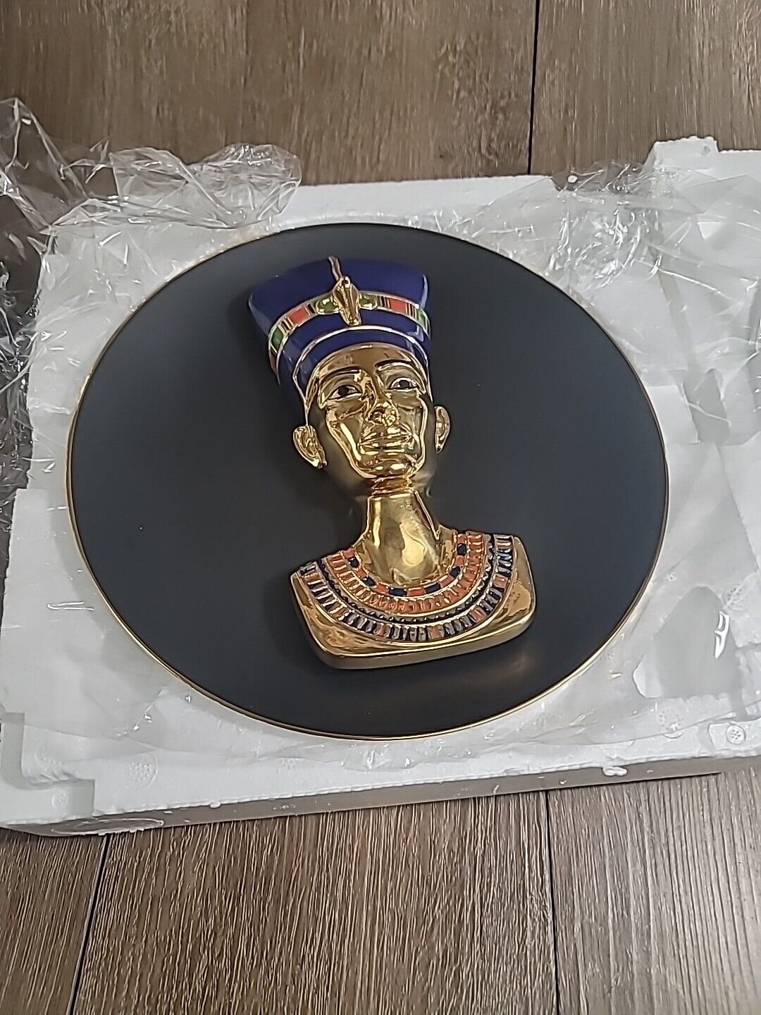 Nefertiti The Eternal Beauty 3D Plate Painted 22-Karat Gold Osiris Porcelain