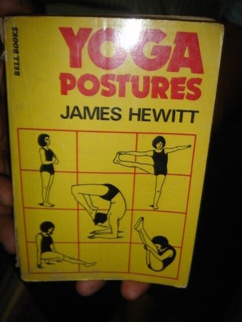 INDIA RARE - YOGA POSTURES BY JAMES HEWITT ILLUSTRATED FIRST BELL EDITION 1979