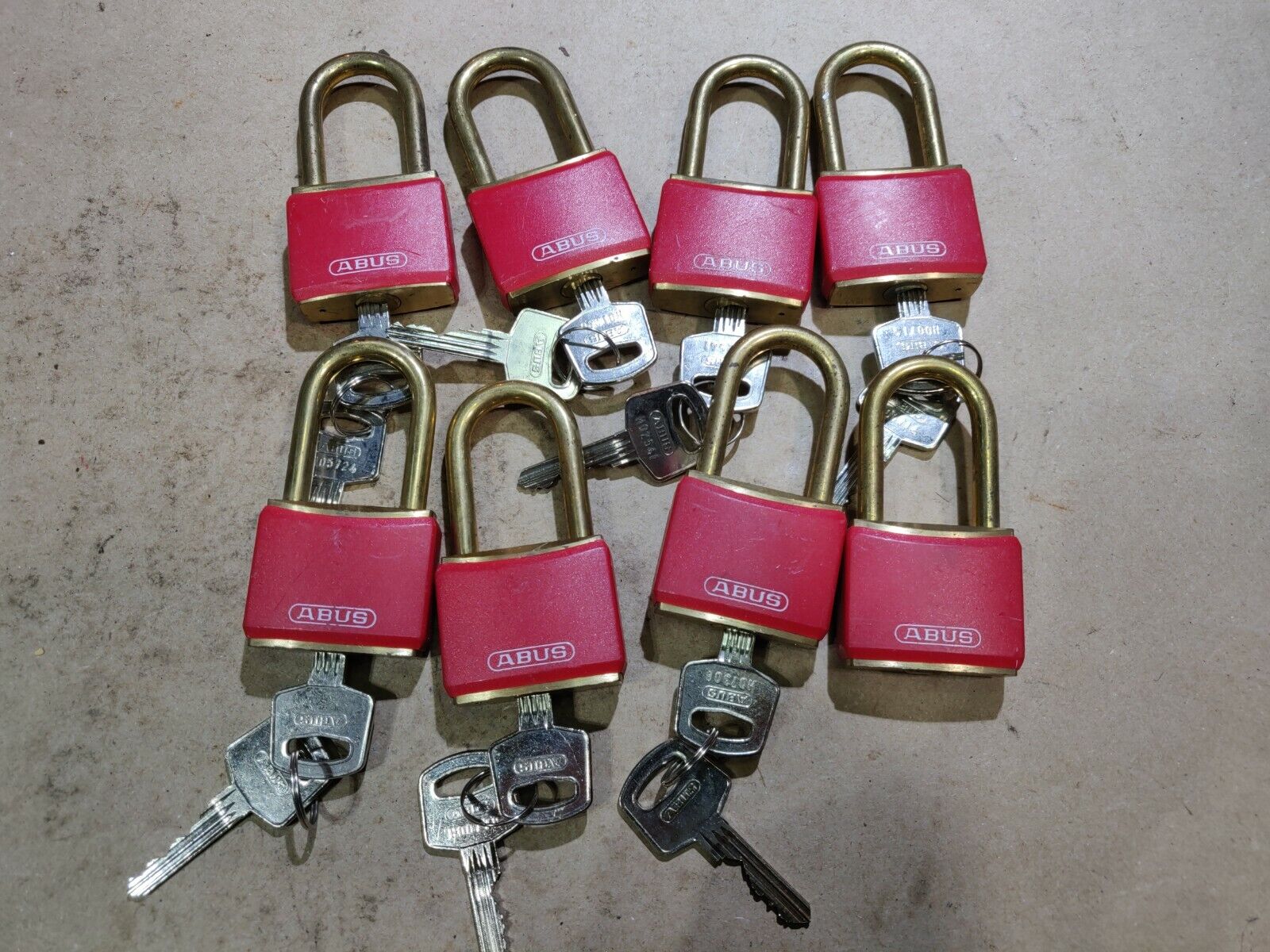 Lot Of 8, Abus 3\