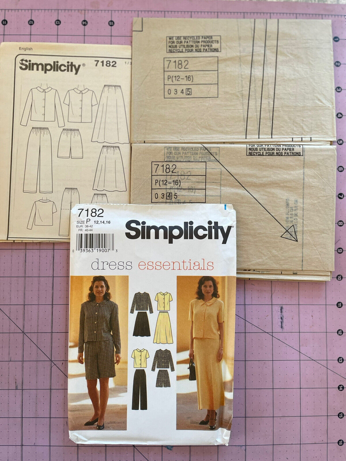 Simplicity Women’s Pattern 7182 Size 12-14-16 Top Skirt Pants Shorts Wardrobe