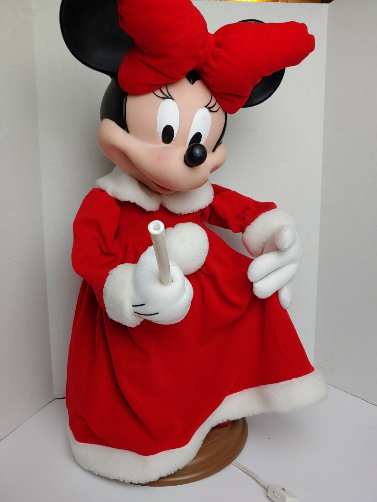 1996 Santas Best Minnie Mouse Holiday Animation Christmas Doll - Works