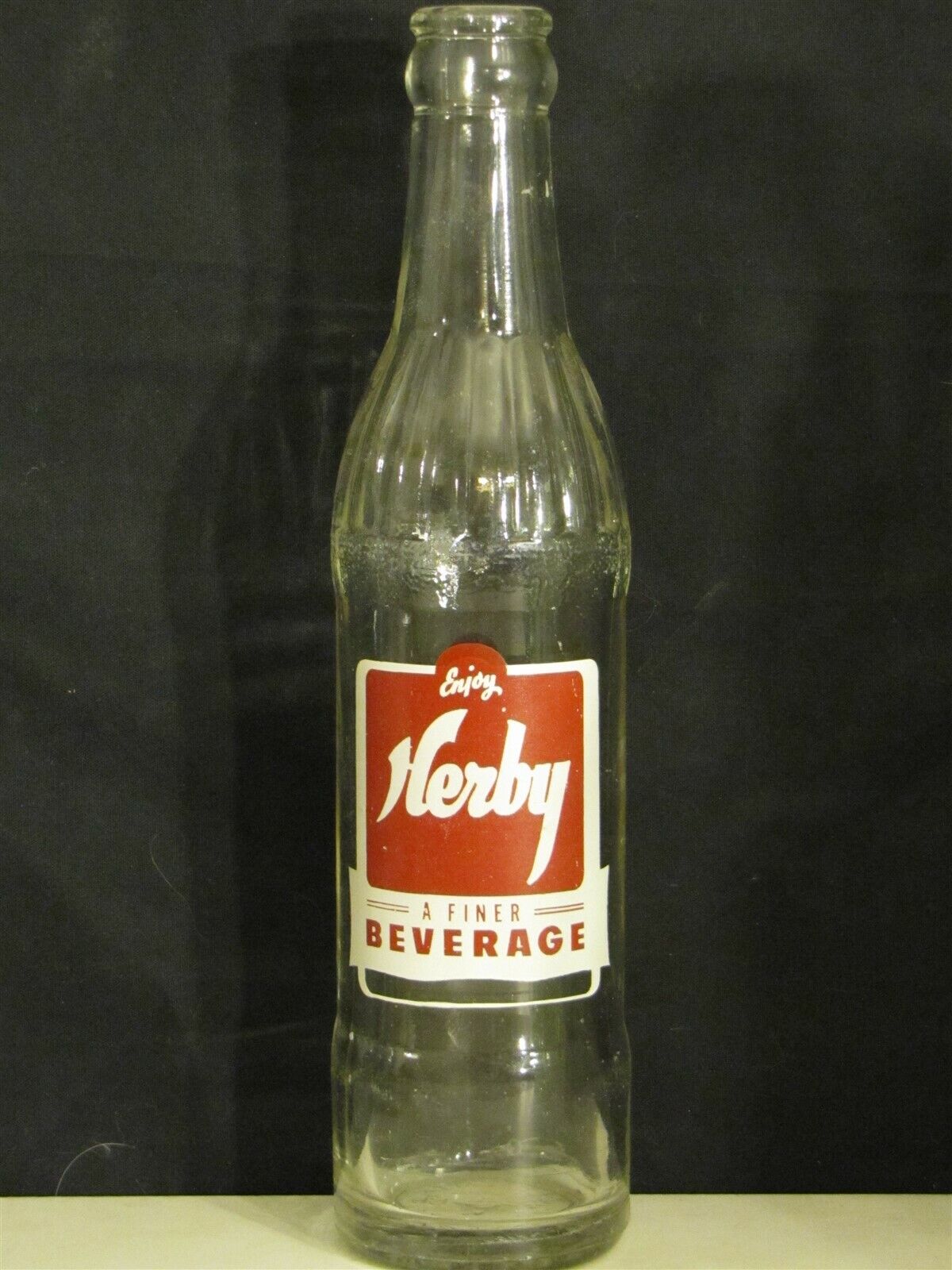 Herby Beverages (Red) ACL Soda Bottle  7 1/2oz. or 7 3/4oz.  1956 Leavenworth