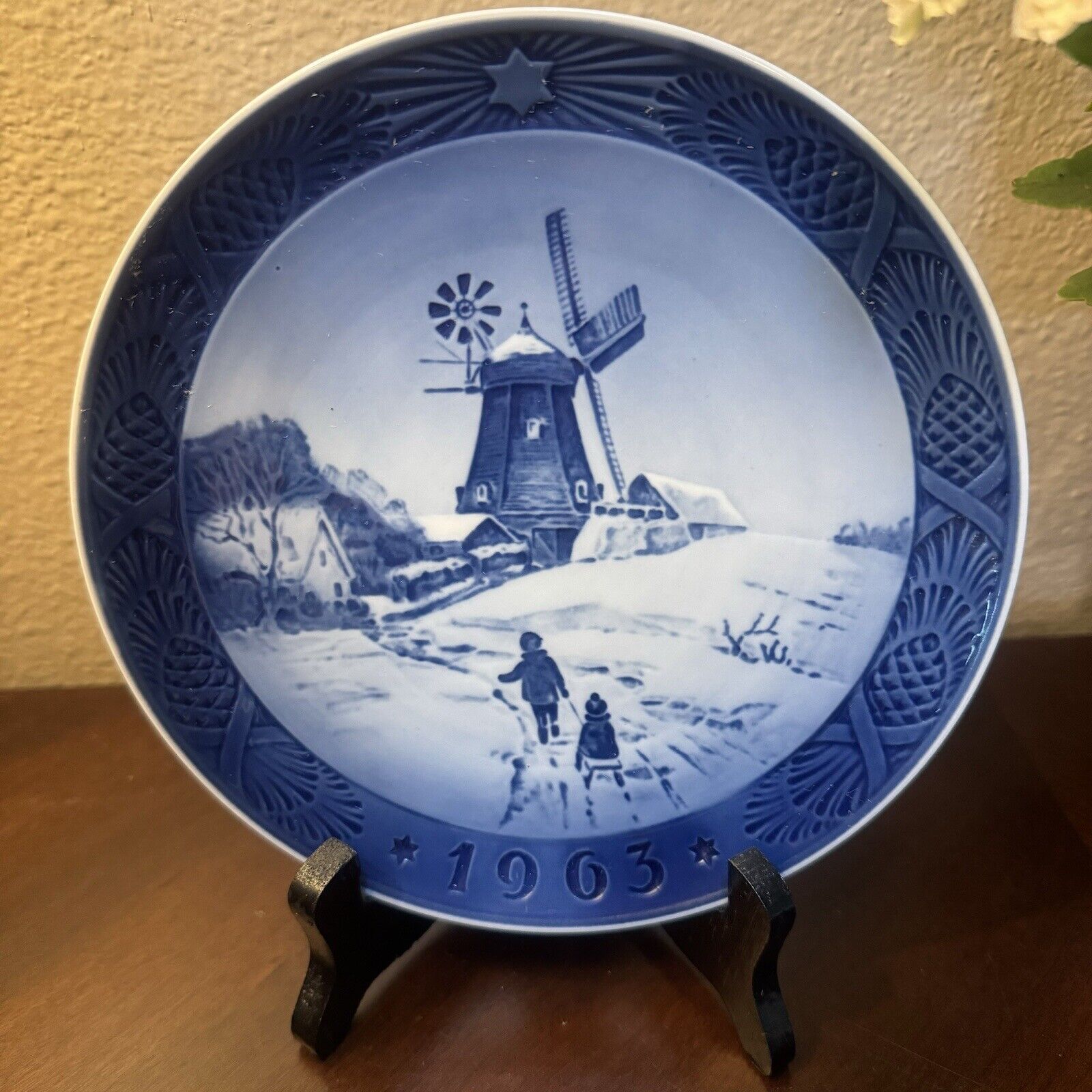 Vintage 1963 Royal Copenhagen ”windmill '' annual Christmas collection plate