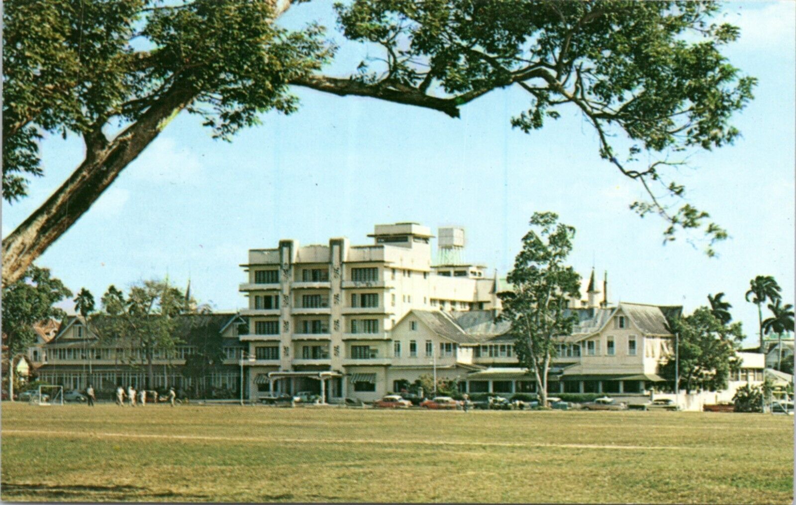 Postcard Trinidad West Indies - Queen\'s Park Hotel, Port-of-Spain