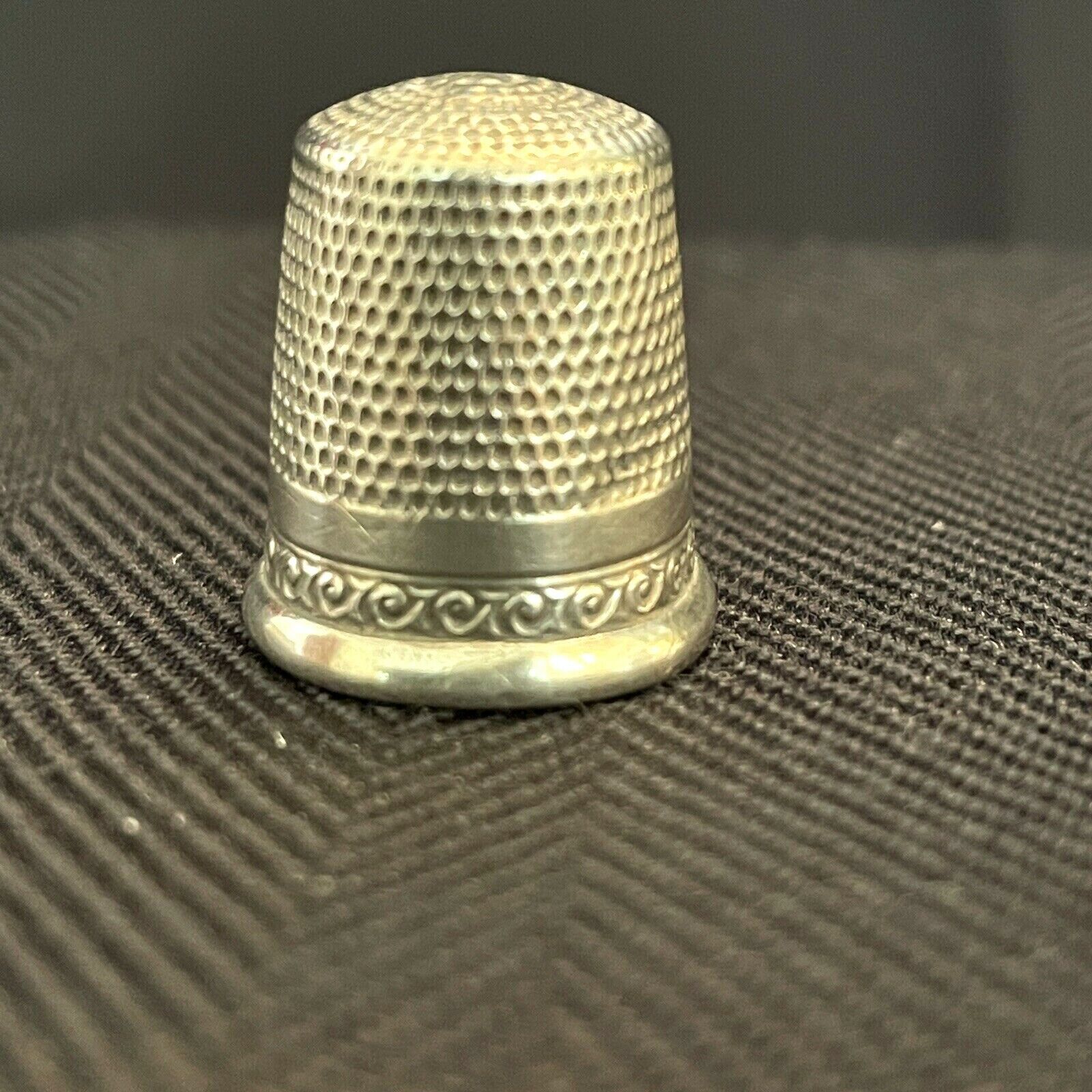  VINTAGE WAITE THRESHER STERLING SILVER THIMBLE 
