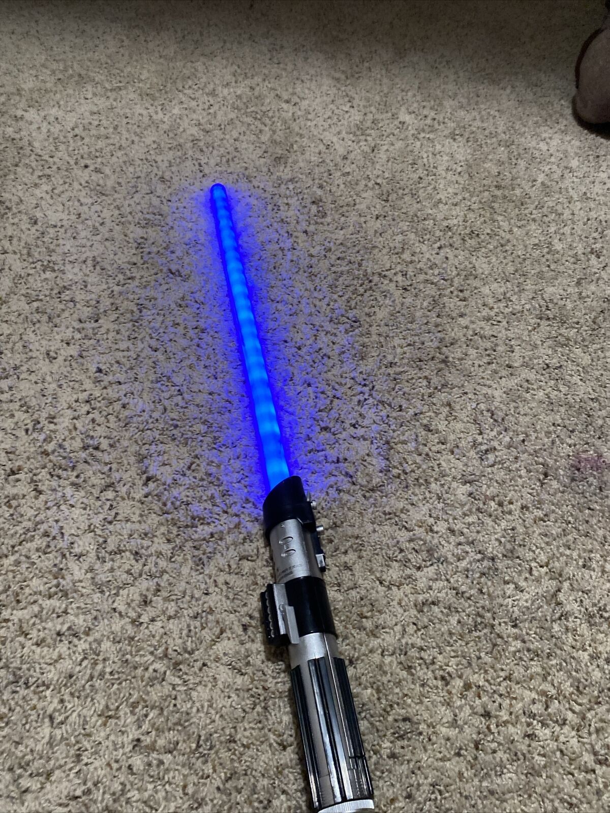 Hasbro 2010 C-2945A Star Wars Lightsaber Ultimate FX Red and Blue Color Changing