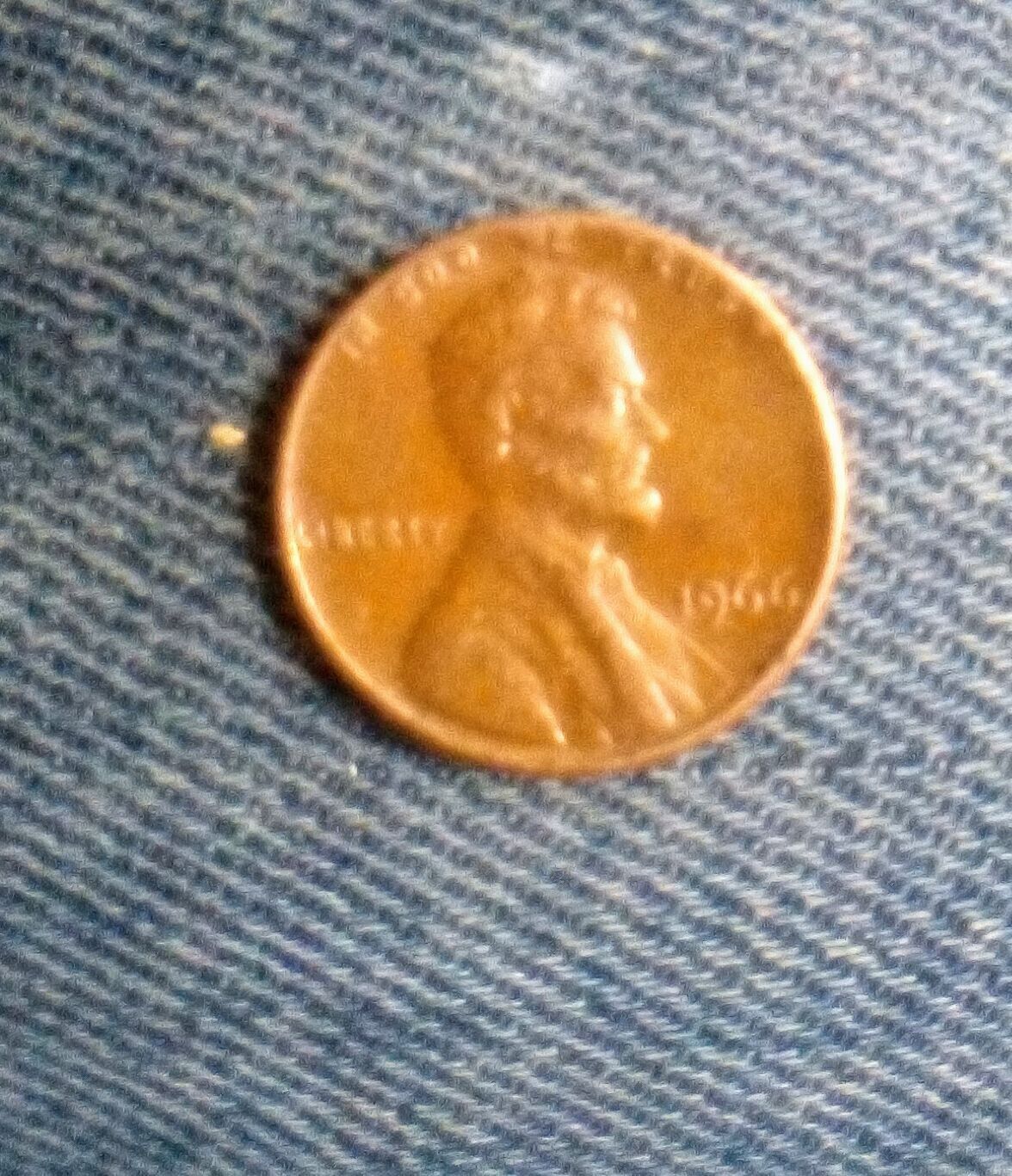 Rare 1966 Lincoln Penny  No Mint Mark.L, RIM ERROR, W ERROR very good condition