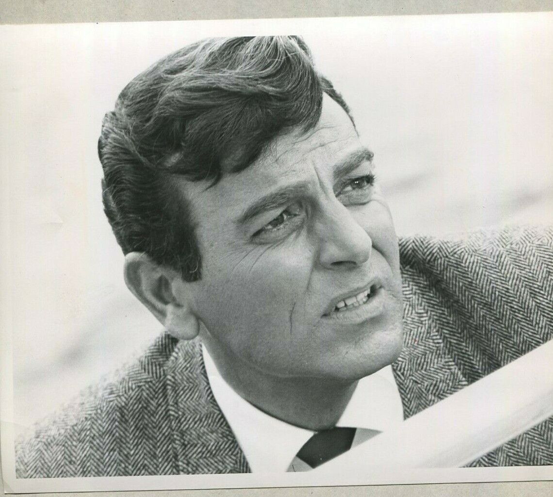 Mike Connors  \