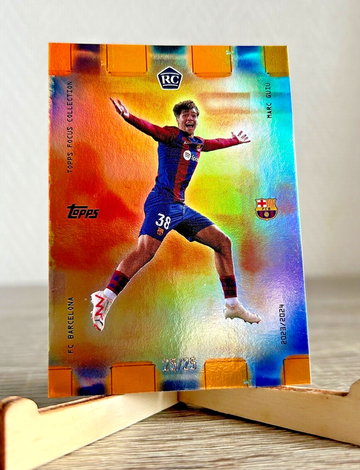 ┥2023-24 Topps Focus Marc Guiu Numbered /25 ROOKIE Barcelona Chelsea