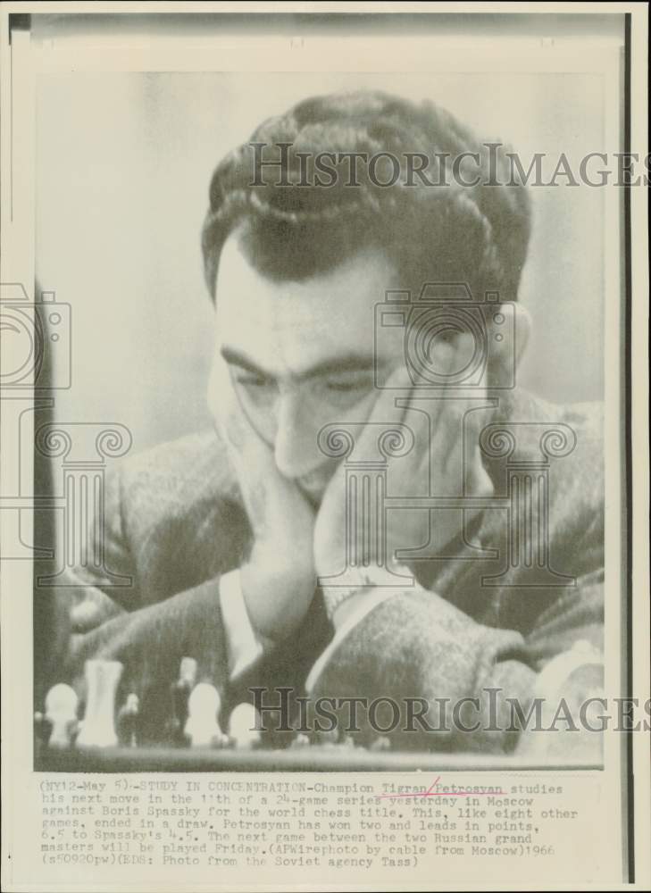 1966 Press Photo Tigran Petrosyan in Moscow studies his next chess move.