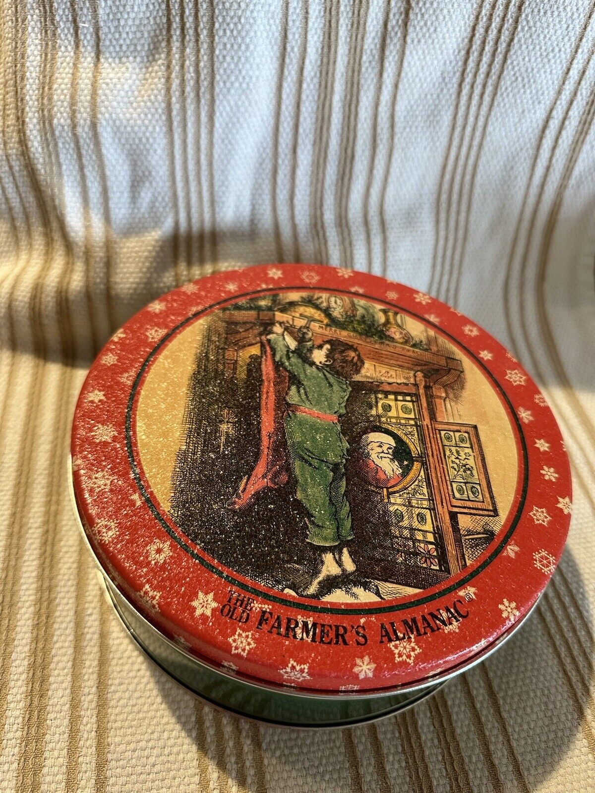 Vintage The Old Farmer’s Almanac Merry Christmas Collector\'s Metal Tin Mint