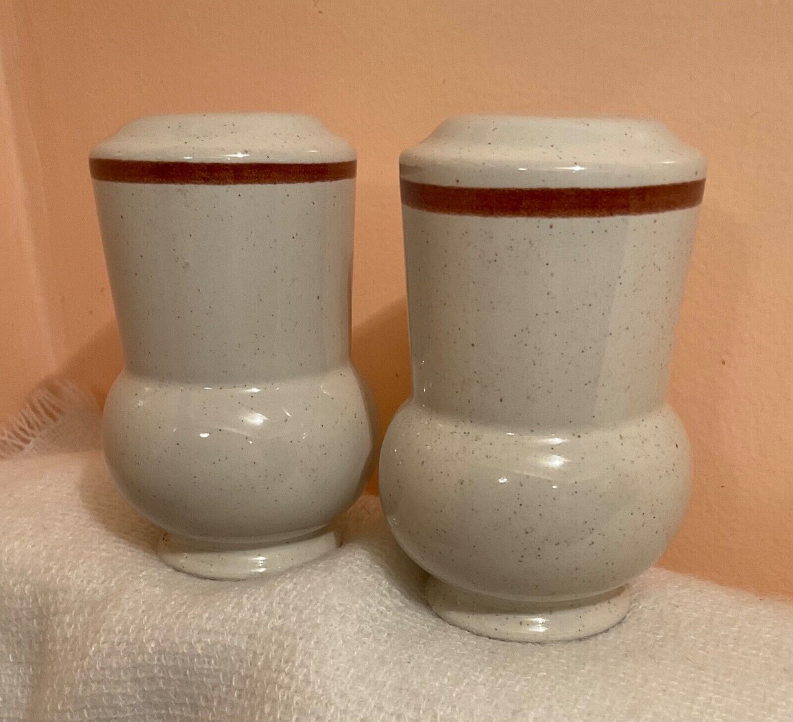 Vtg Speckled Porcelain Ceramic Salt & Pepper Shaker Set Brown Stripe - Read